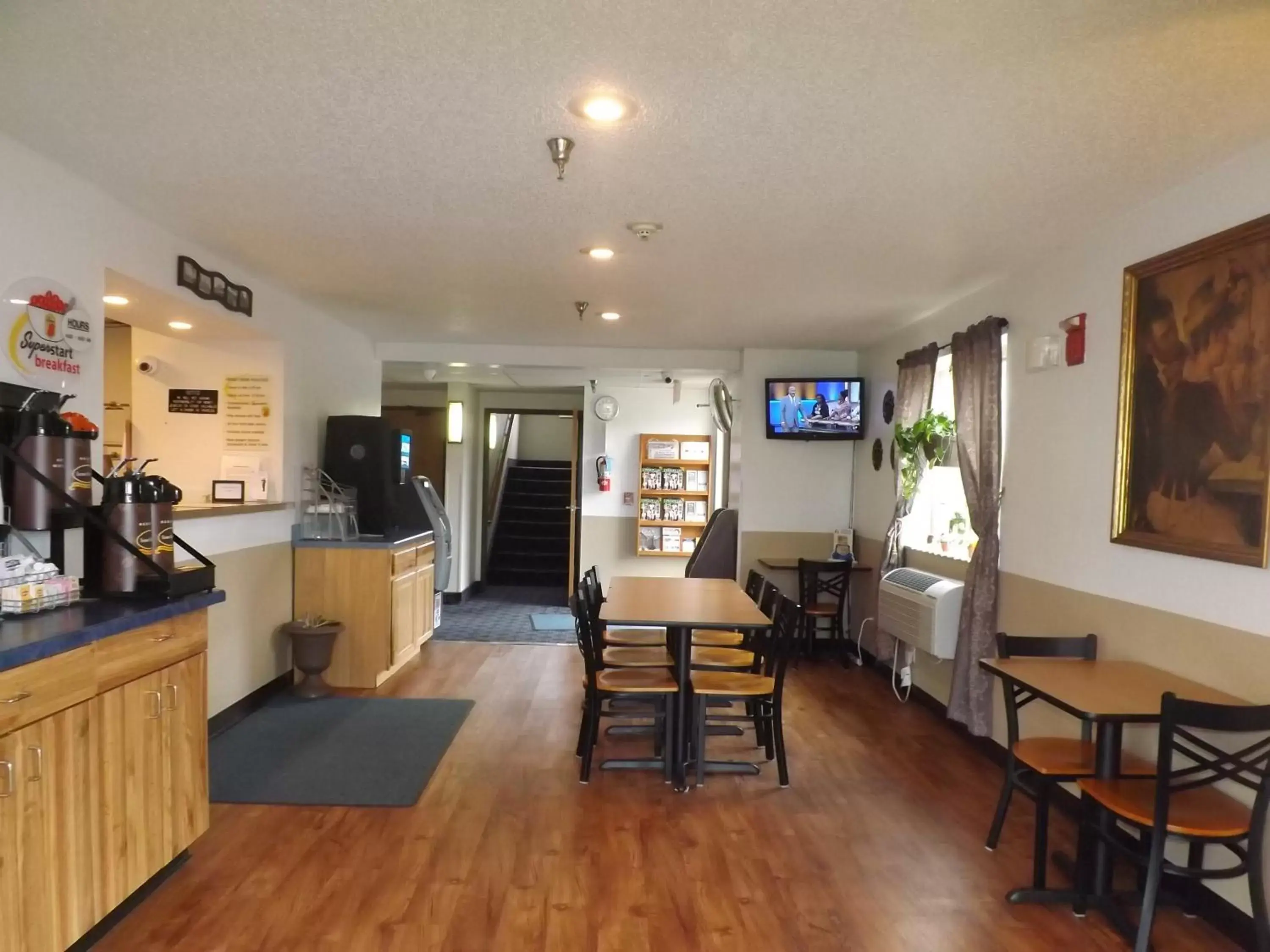 Area and facilities in Super 8 by Wyndham Sidney NY