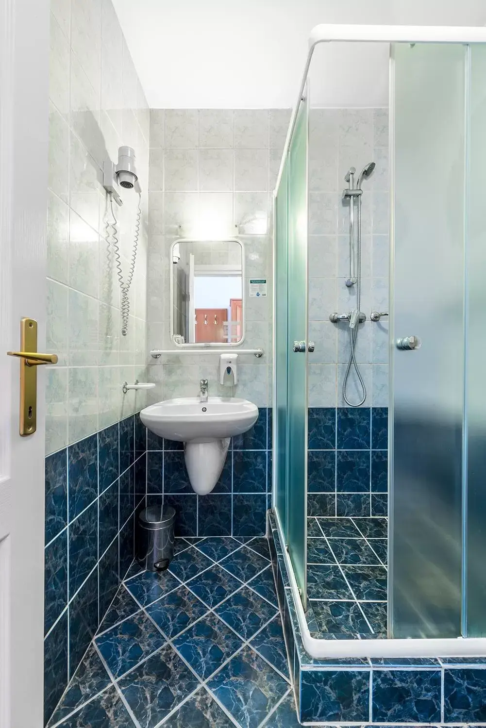 Bathroom in Baross City Hotel - Budapest