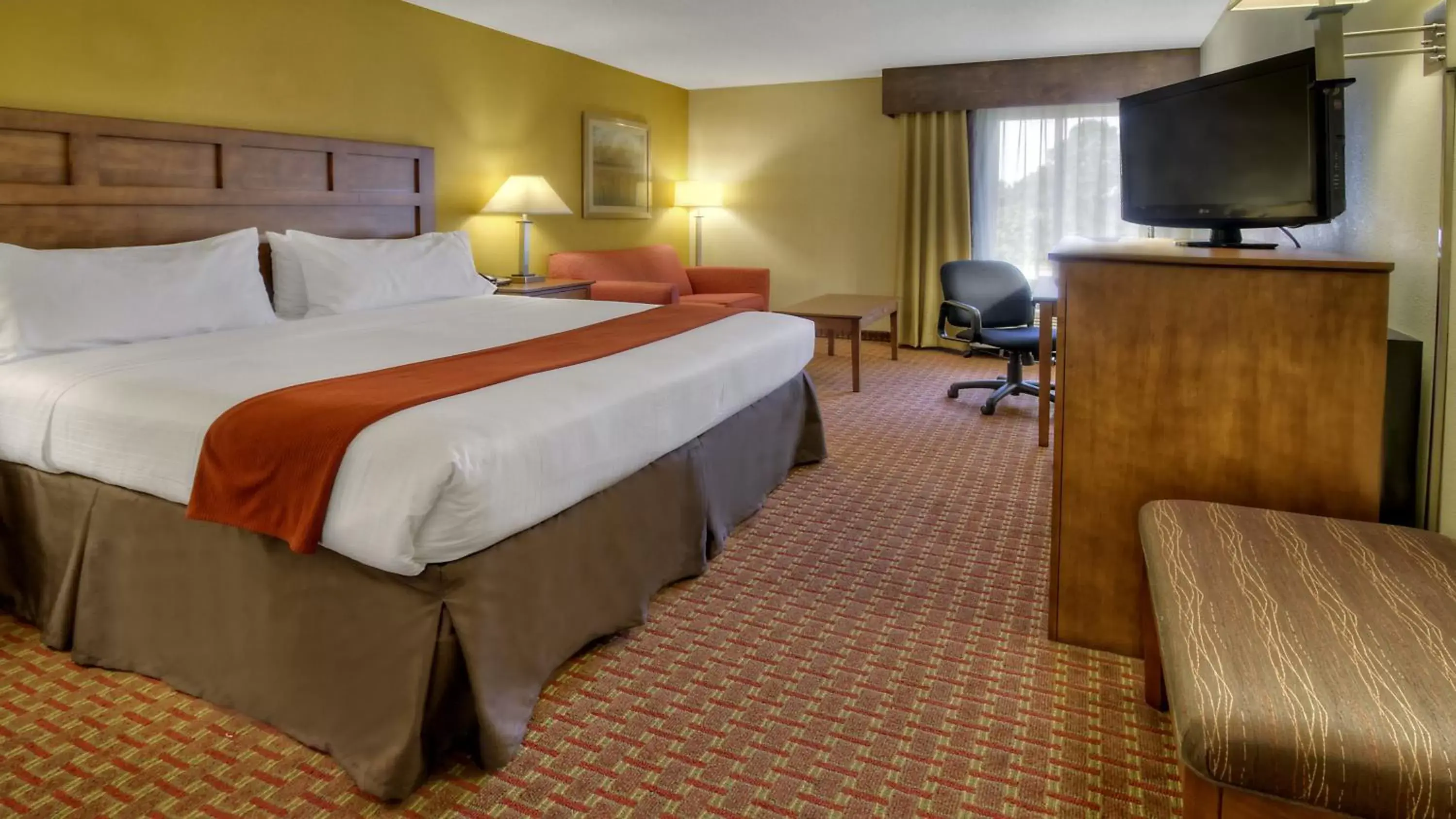 Photo of the whole room, Bed in Holiday Inn Express Greenville, an IHG Hotel