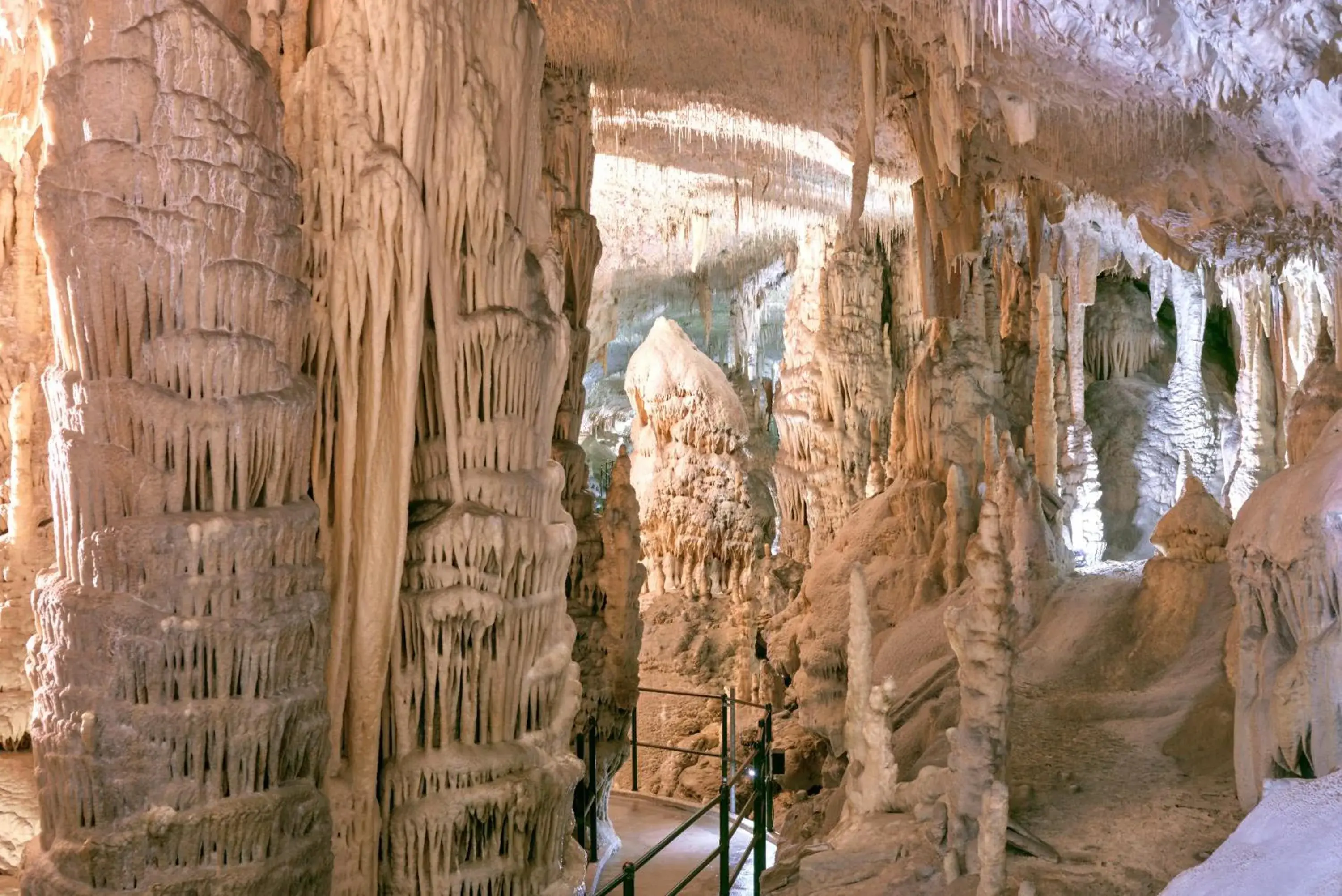 Natural landscape in Postojna Cave Hotel Jama