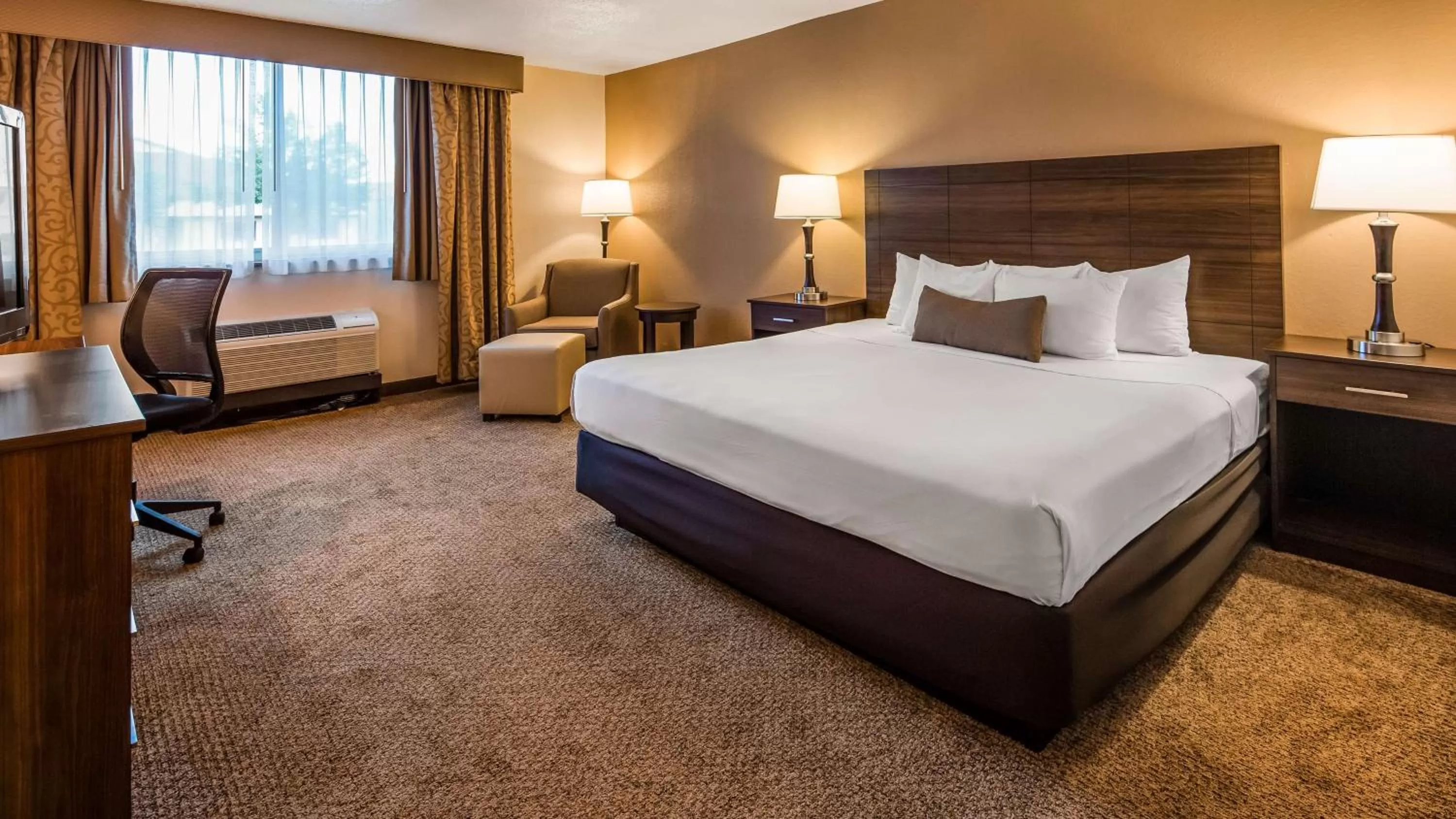 King Room - First Floor in Best Western Green Bay Inn and Conference Center