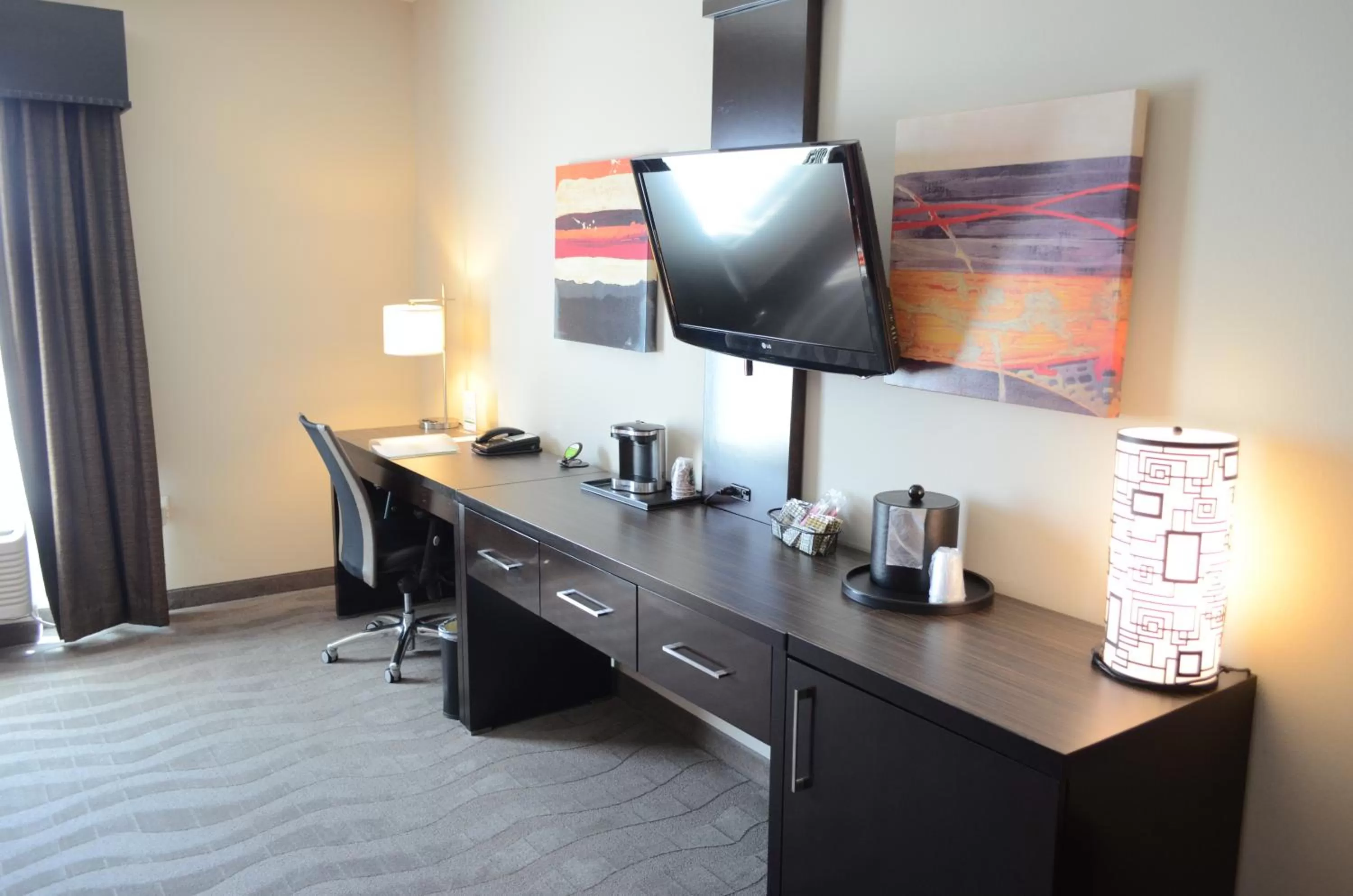 TV and multimedia in Holiday Inn Houston West - Westway Park by IHG