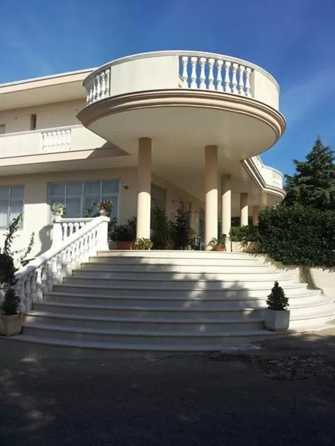 Decorative detail in Punto Verde