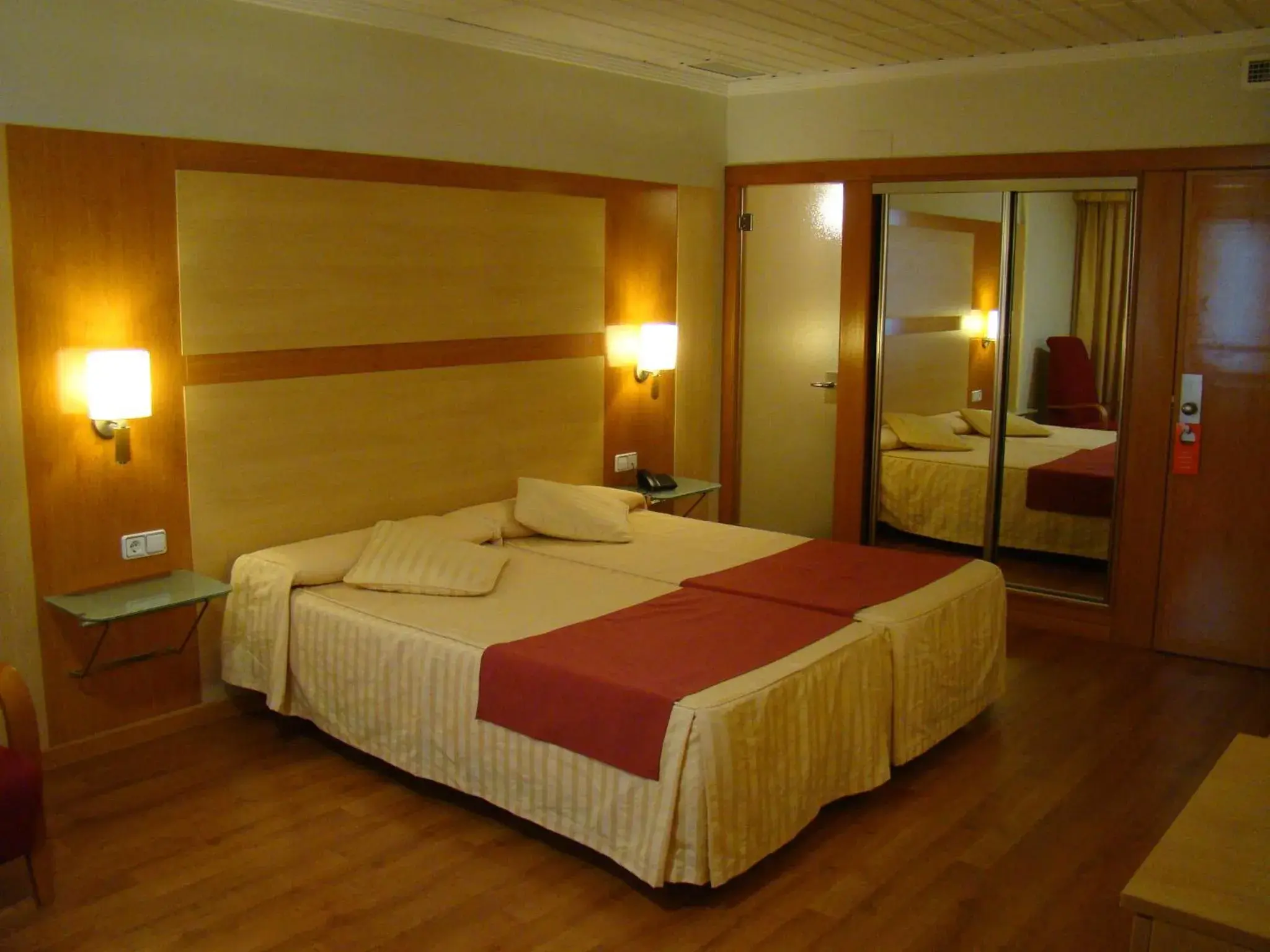Double or Twin Room in Hotel Reconquista