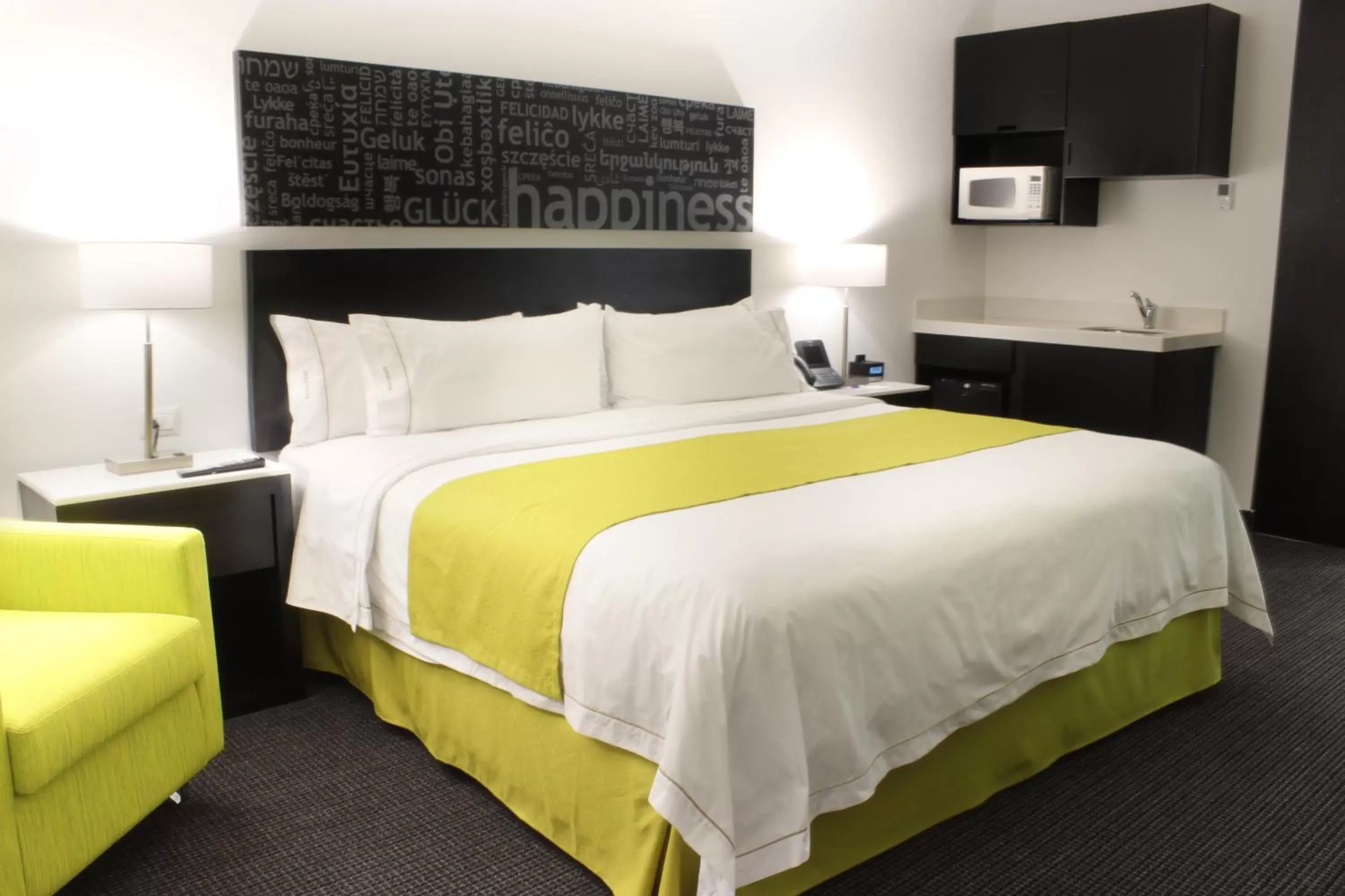 Photo of the whole room, Bed in Holiday Inn Express & Suites Puebla Angelopolis, an IHG Hotel