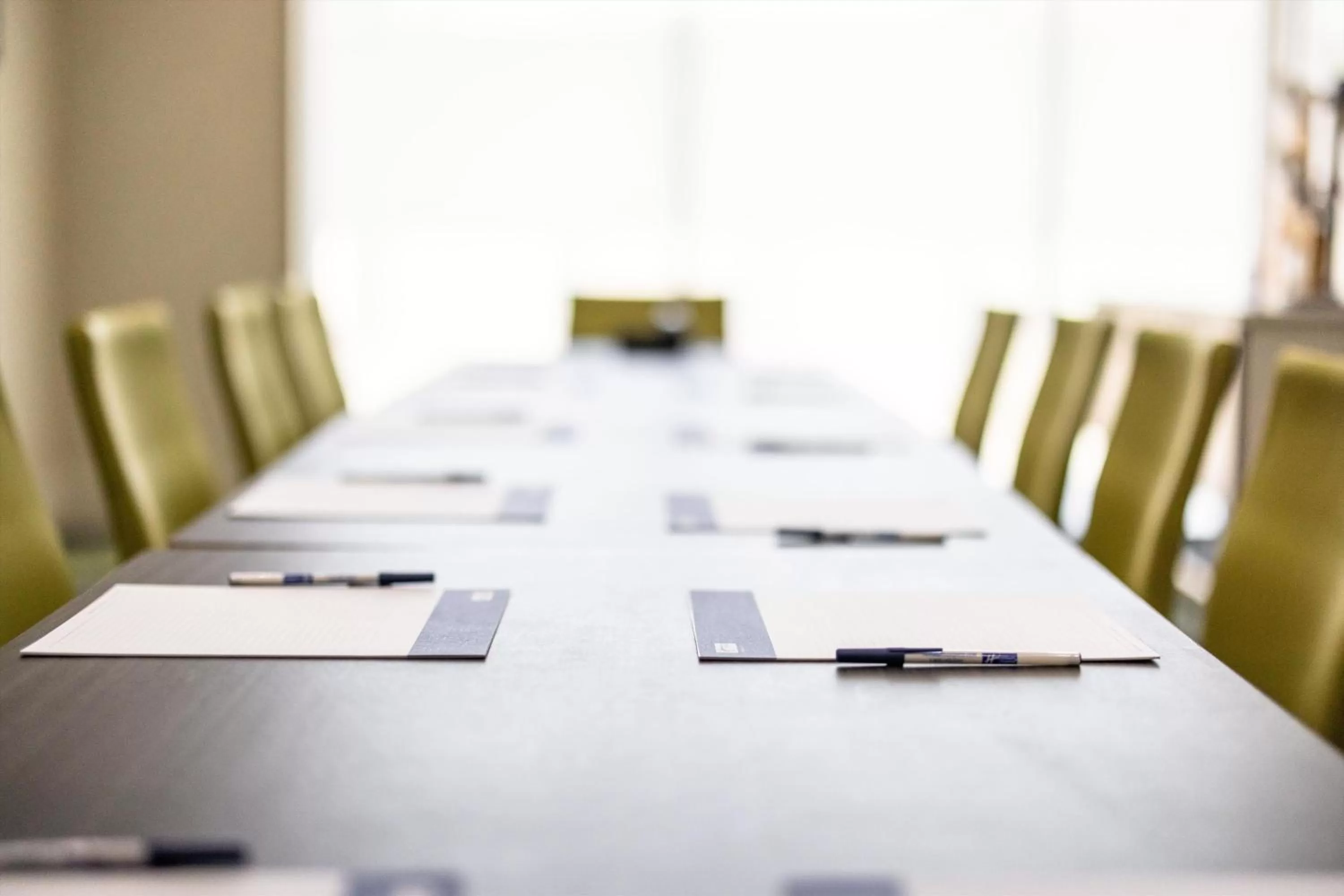 Meeting/conference room in Holiday Inn Express & Suites - San Jose Silicon Valley by IHG