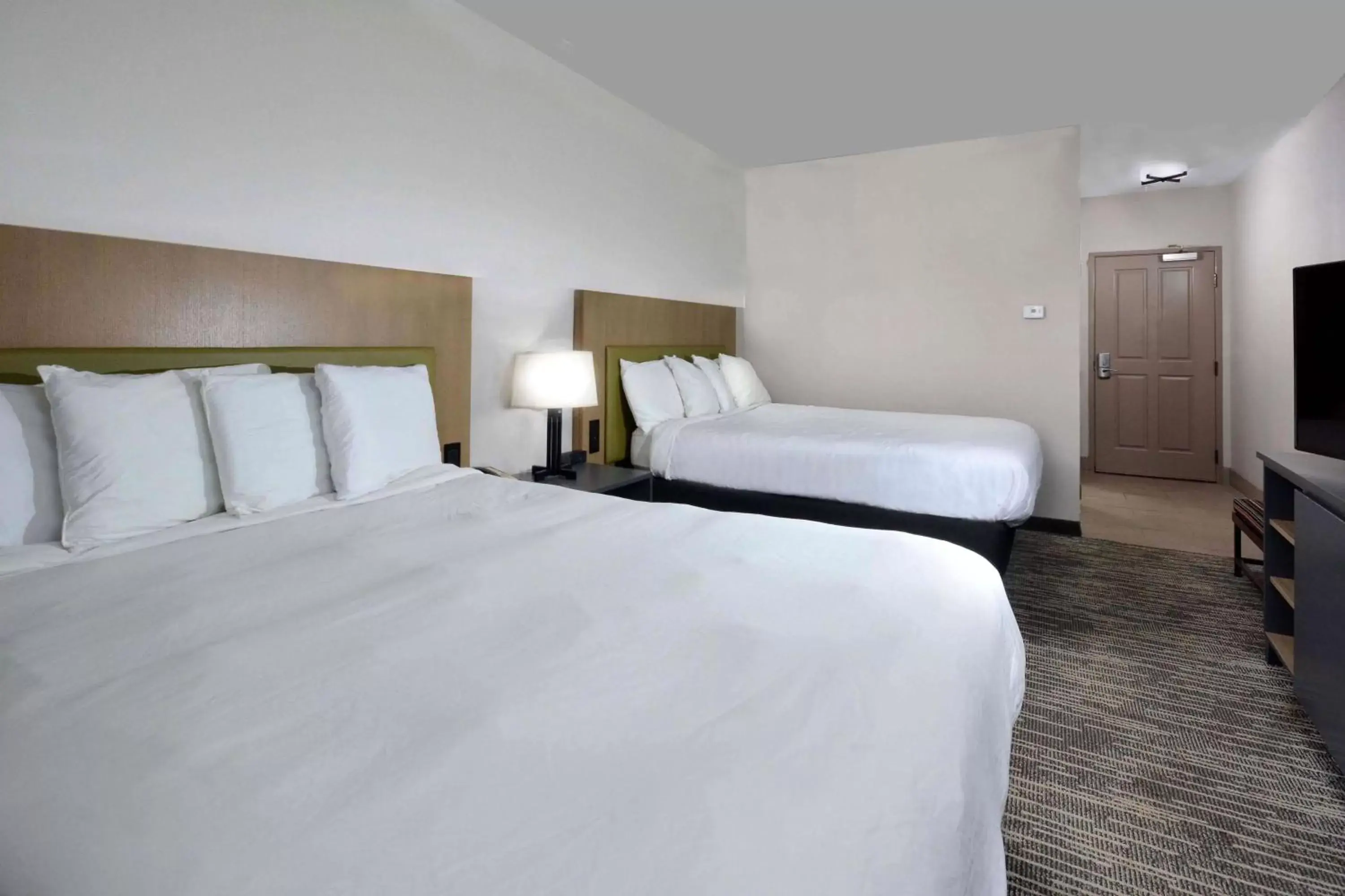 Bedroom, Bed in Country Inn & Suites by Radisson Asheville West