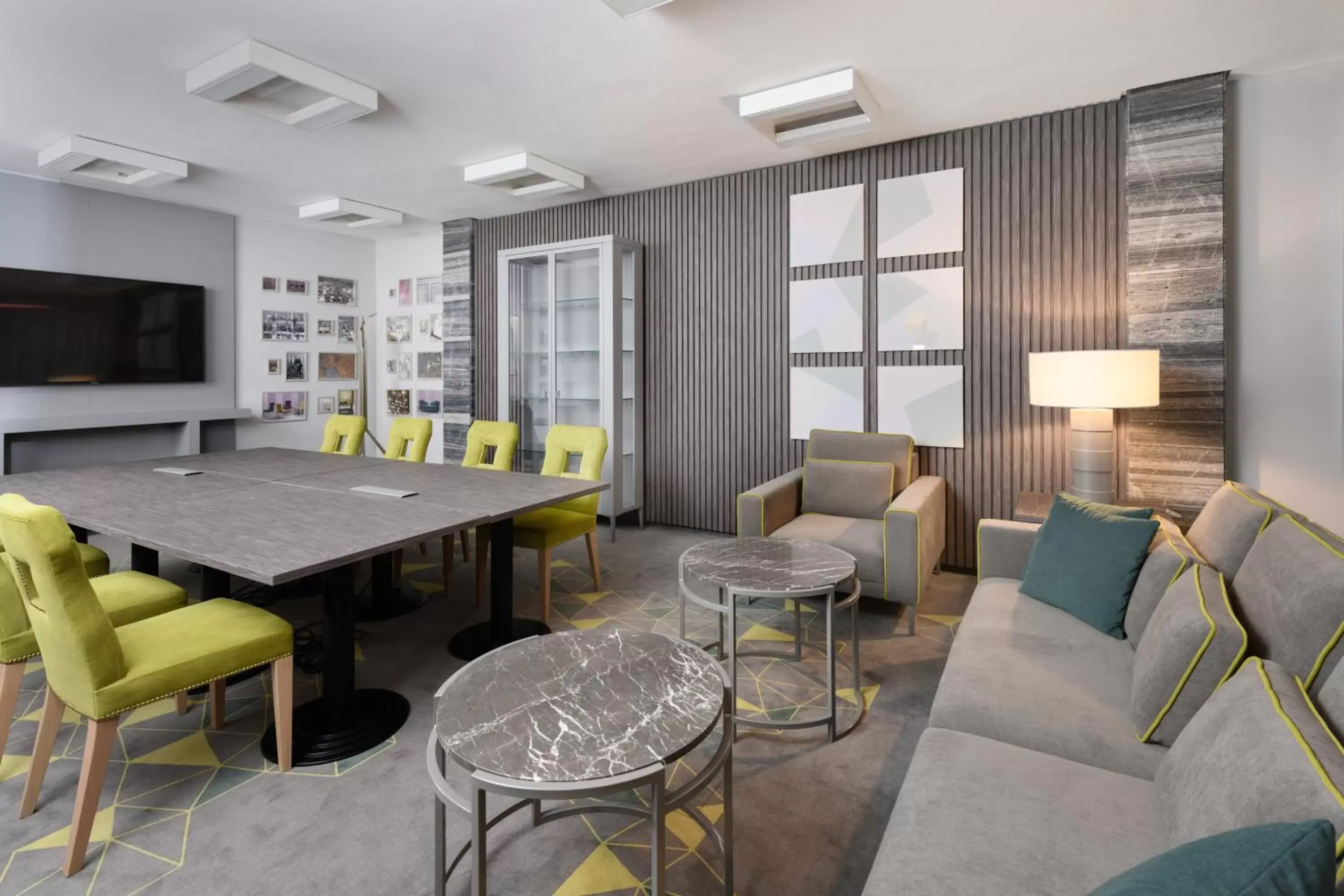 Lounge or bar in Bled Rose Hotel Lounge or bar in Bled Rose Hotel