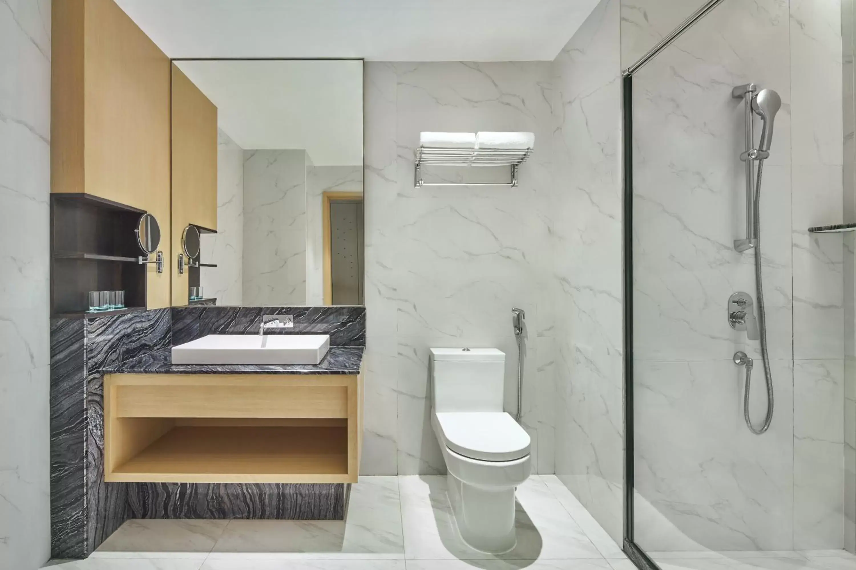 Vista Sea View King Room in Le Meridien Kota Kinabalu Vista Sea View King Room in Le Meridien Kota Kinabalu