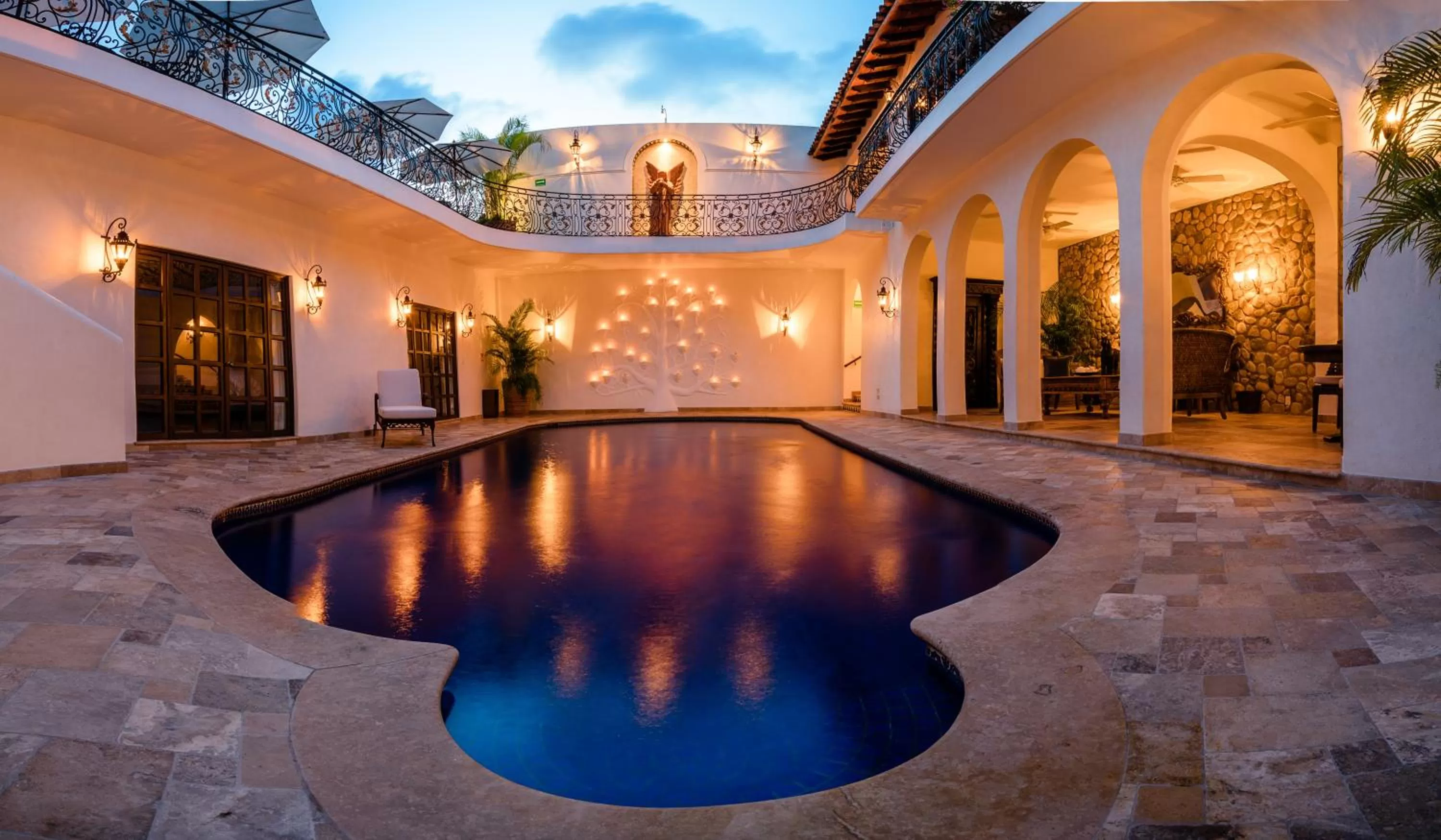 Swimming pool in Casa Kimberly Boutique Hotel