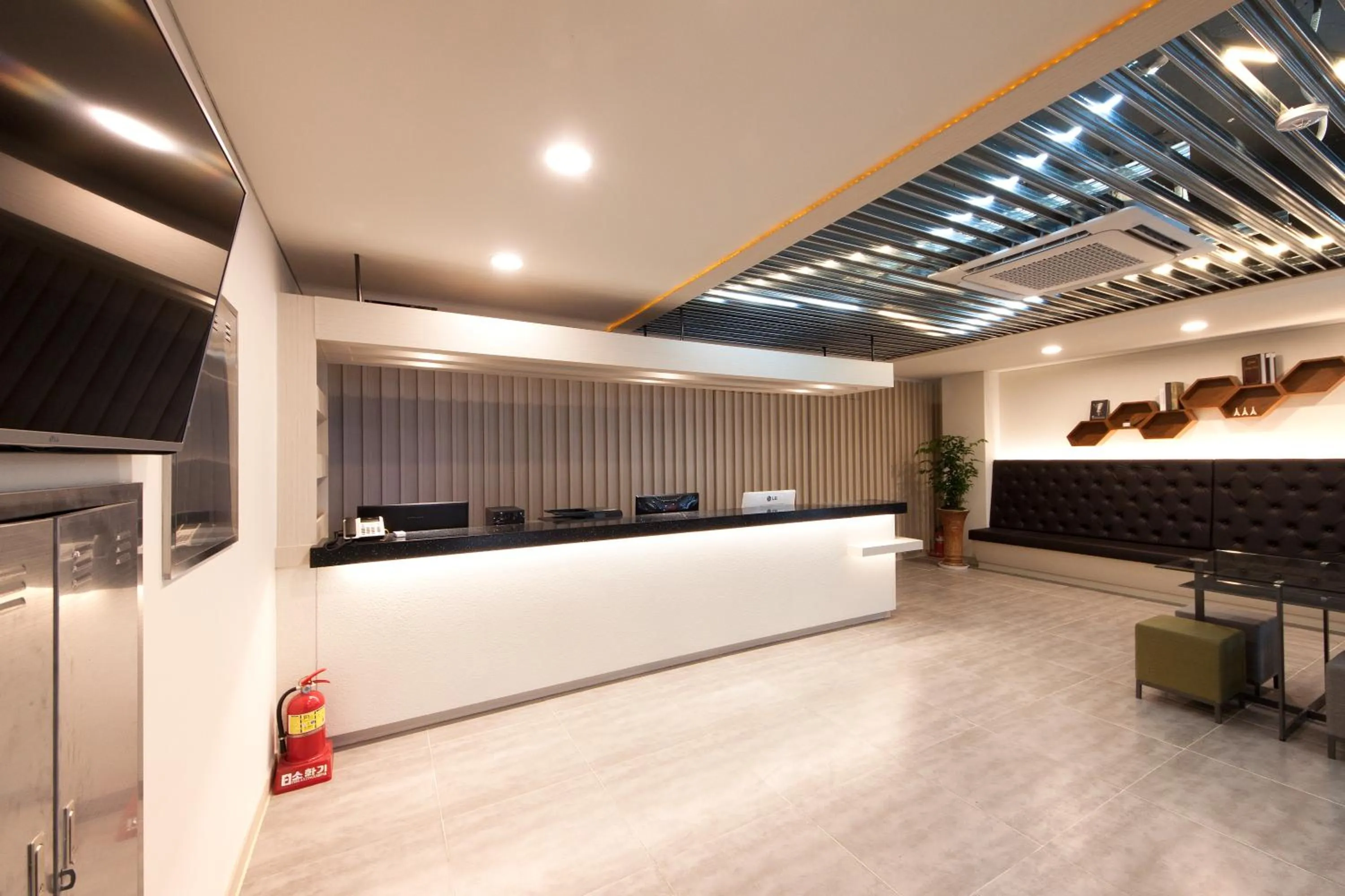 Lobby or reception in K-Grand Hostel Gangnam1