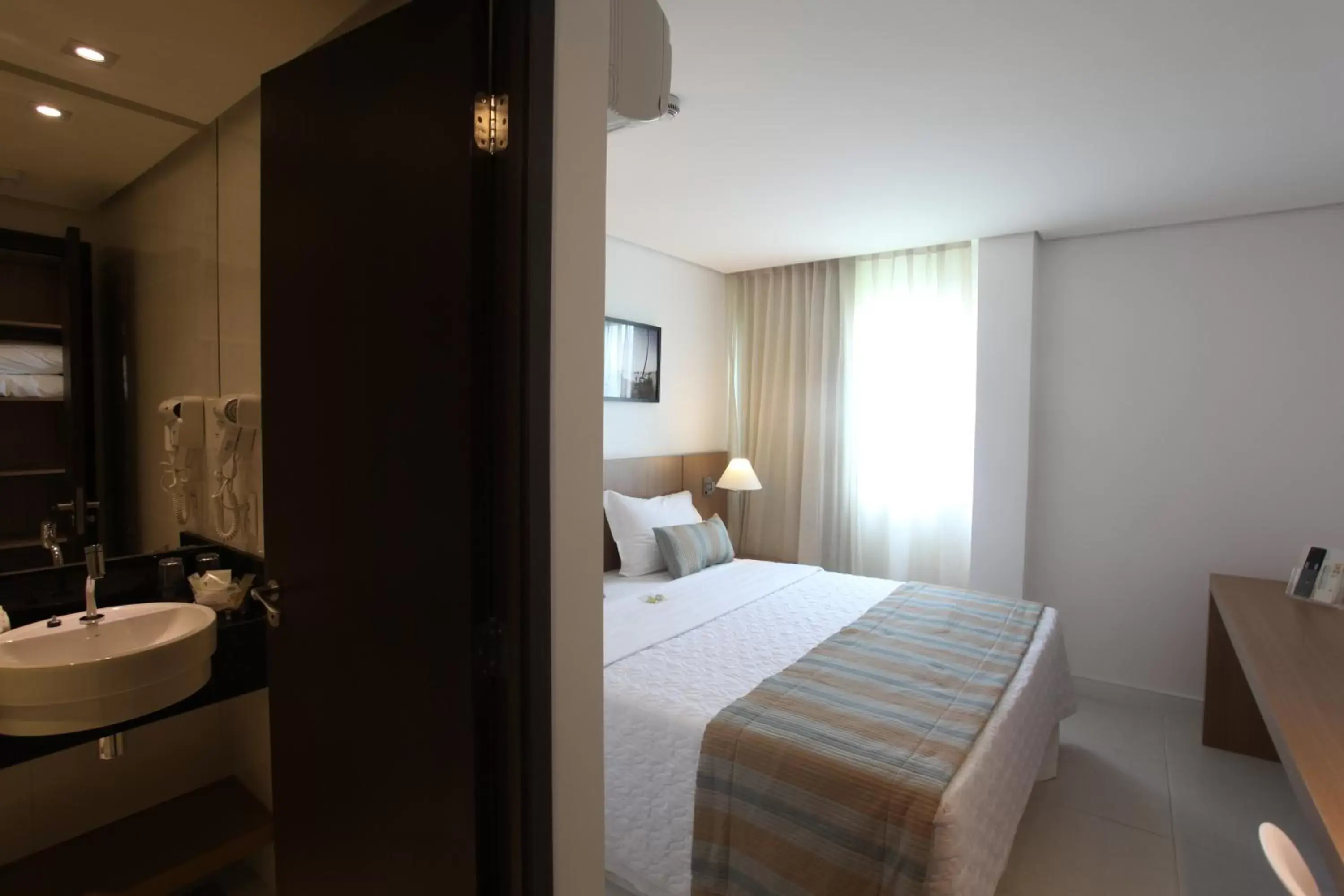 Bathroom, Bed in Crocobeach Hotel