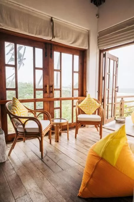 Sānti Beach House with pool & beach