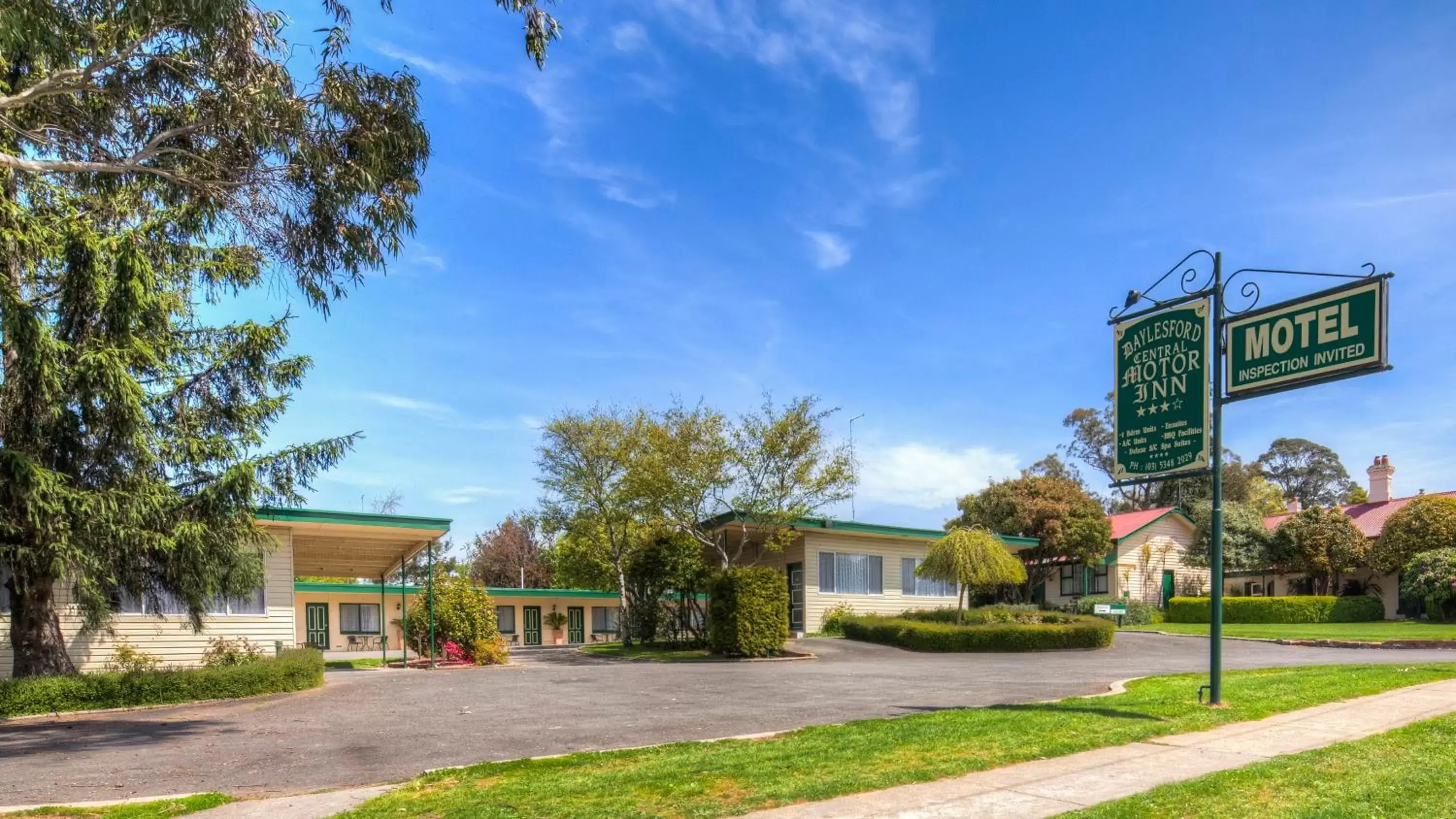 Facade/entrance, Property Building in Daylesford Central Motor Inn