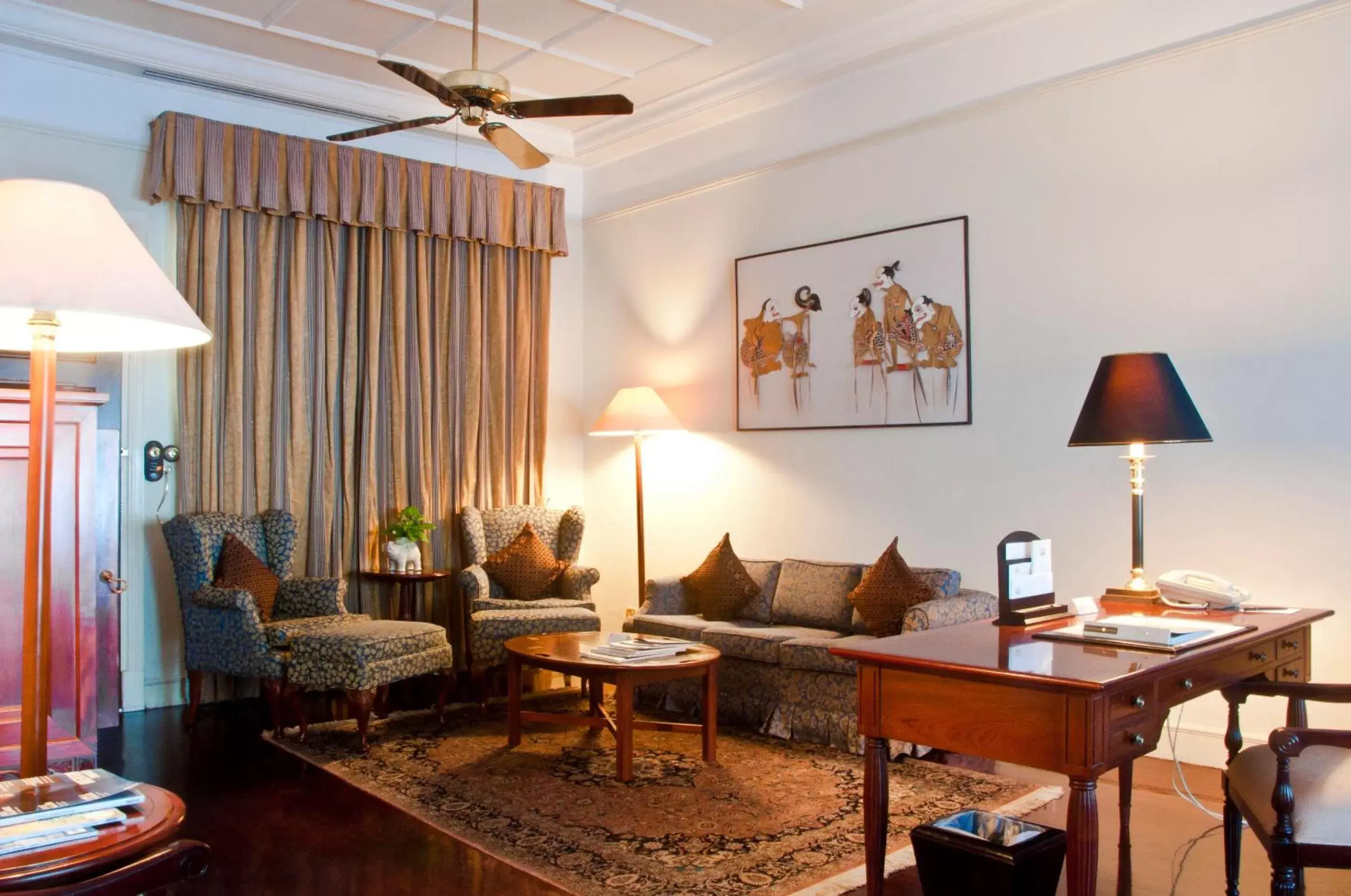 Living room, Seating Area in Hotel Majapahit Surabaya MGallery