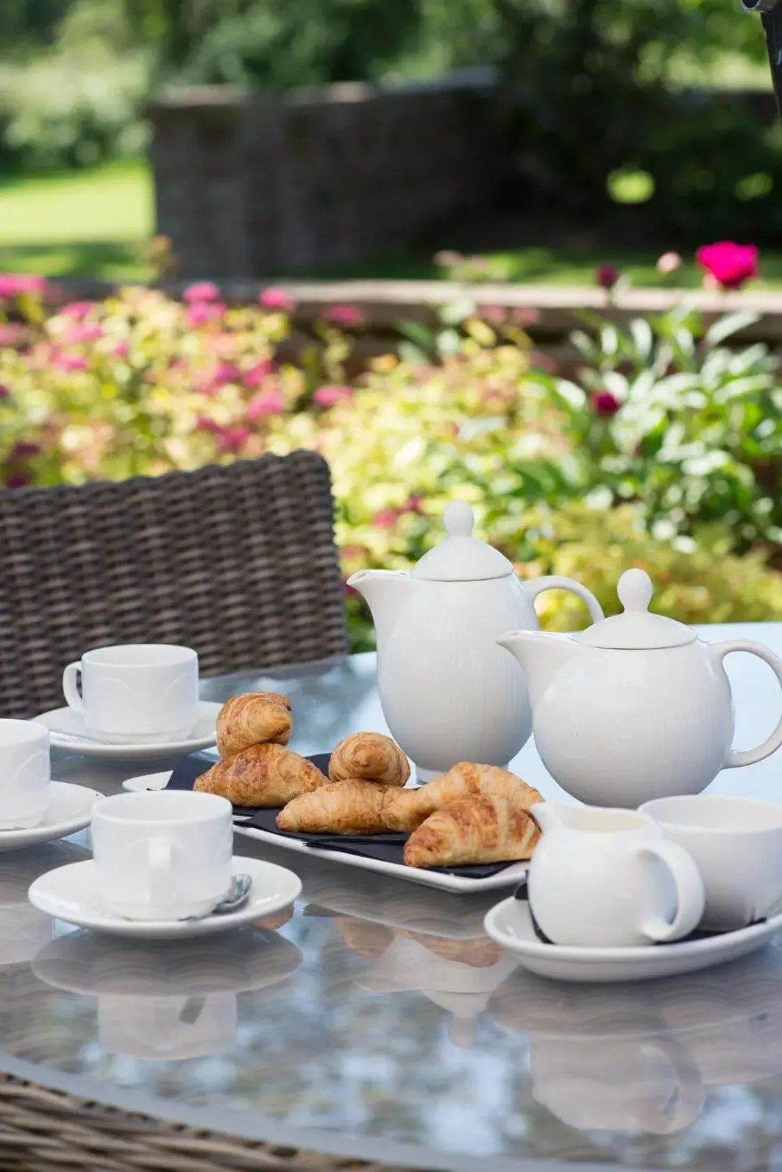 Coffee/tea facilities in Bartley Lodge Hotel