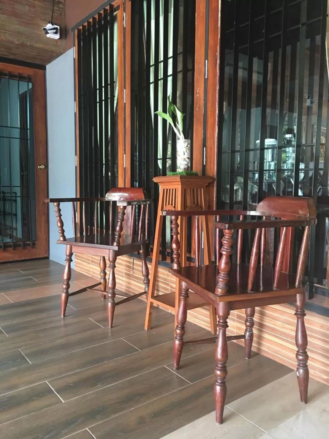 Restaurant/places to eat in Na Siri Lake View