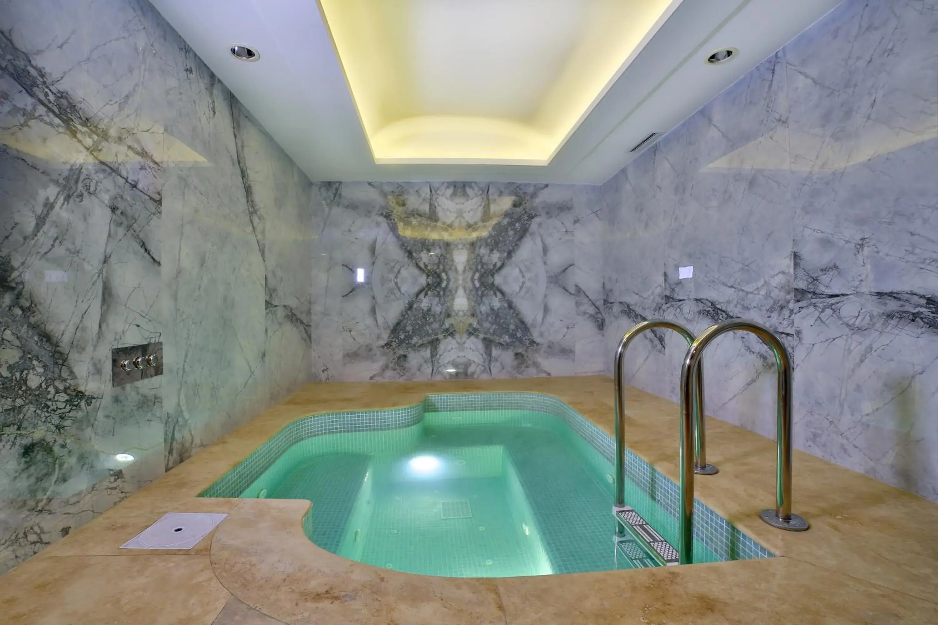 Spa and wellness centre/facilities, Swimming Pool in Oran Hotel