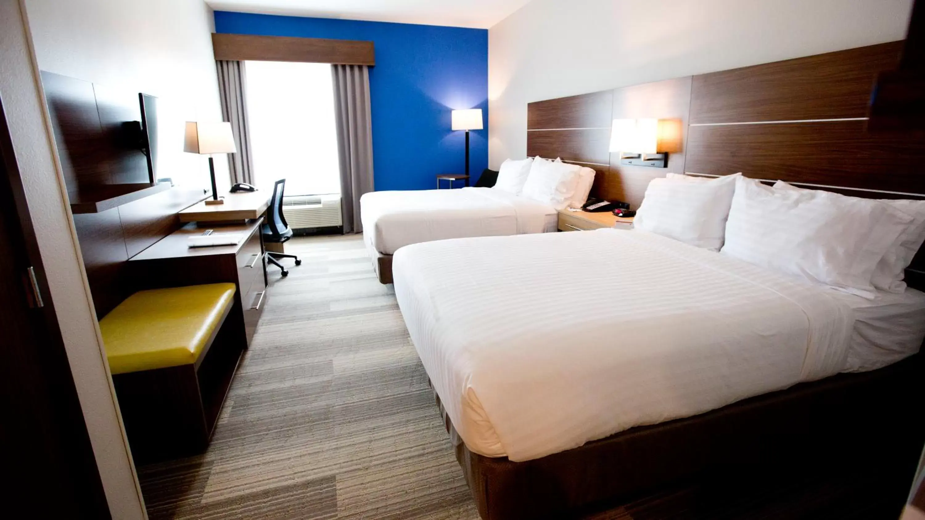Photo of the whole room, Bed in Holiday Inn Express & Suites Houston NW - Hwy 290 Cypress, an IHG Hotel