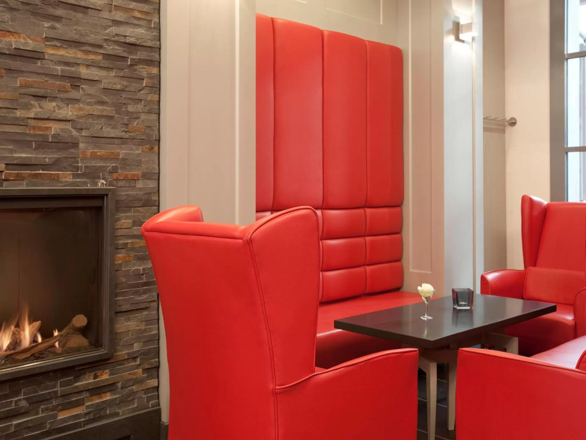 Lounge or bar in DORMERO Schlosshotel Reichenschwand