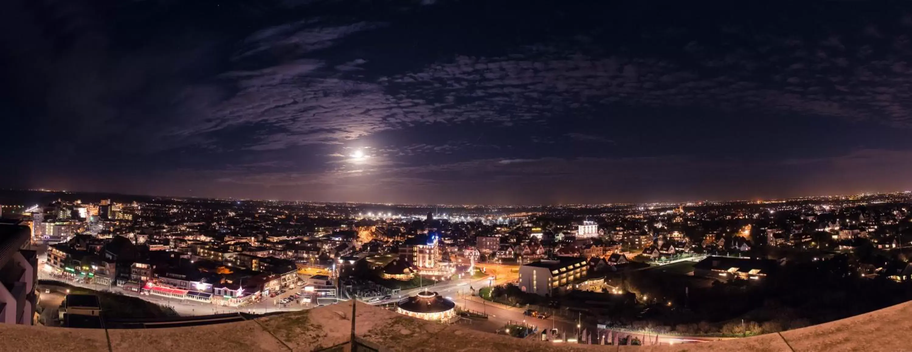 Neighbourhood, Bird's-eye View in Grand Hotel Huis ter Duin