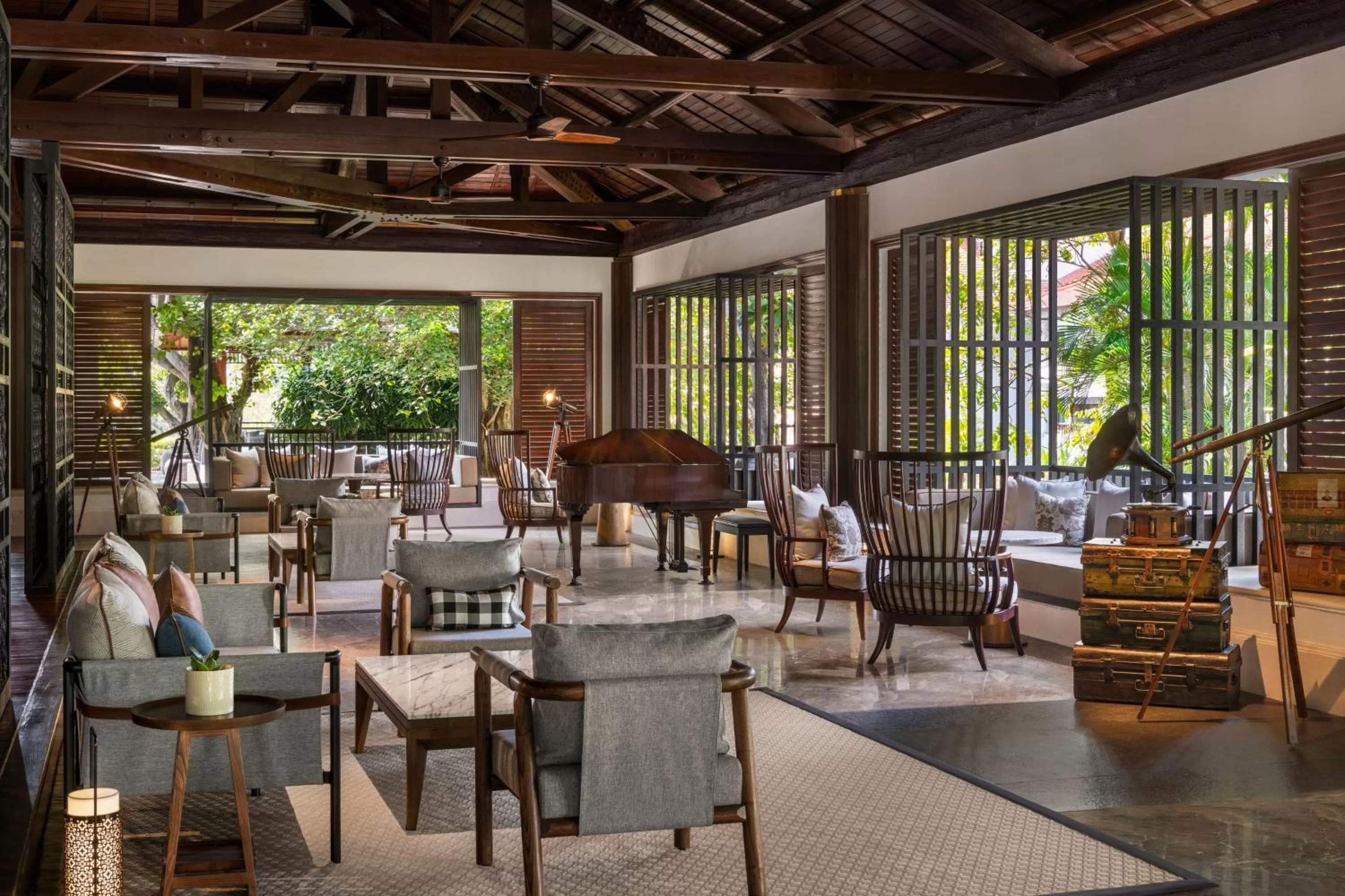 Lounge or bar in The Laguna, A Luxury Collection Resort & Spa, Nusa Dua, Bali