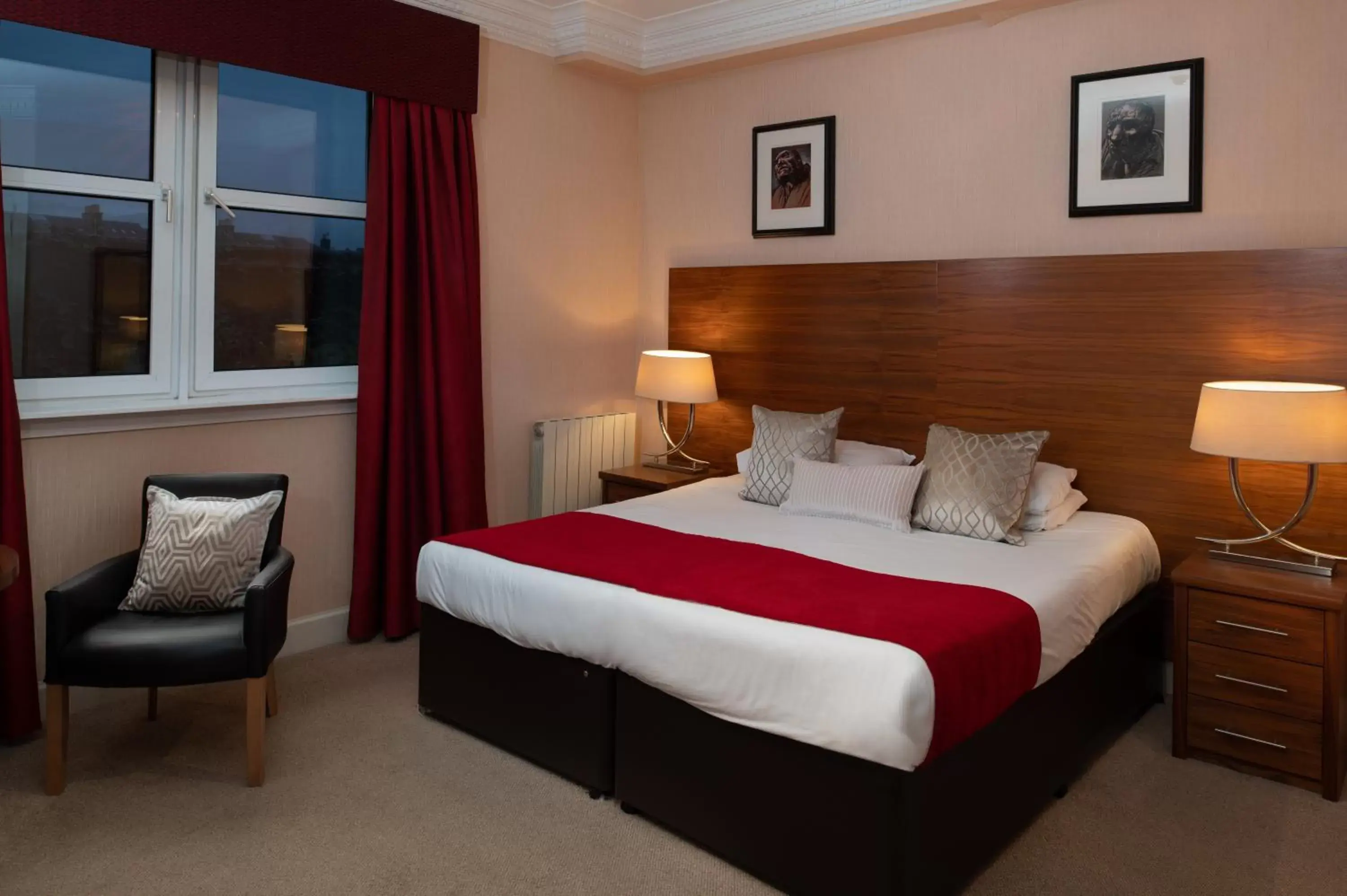 Bed in Fairfield House Hotel