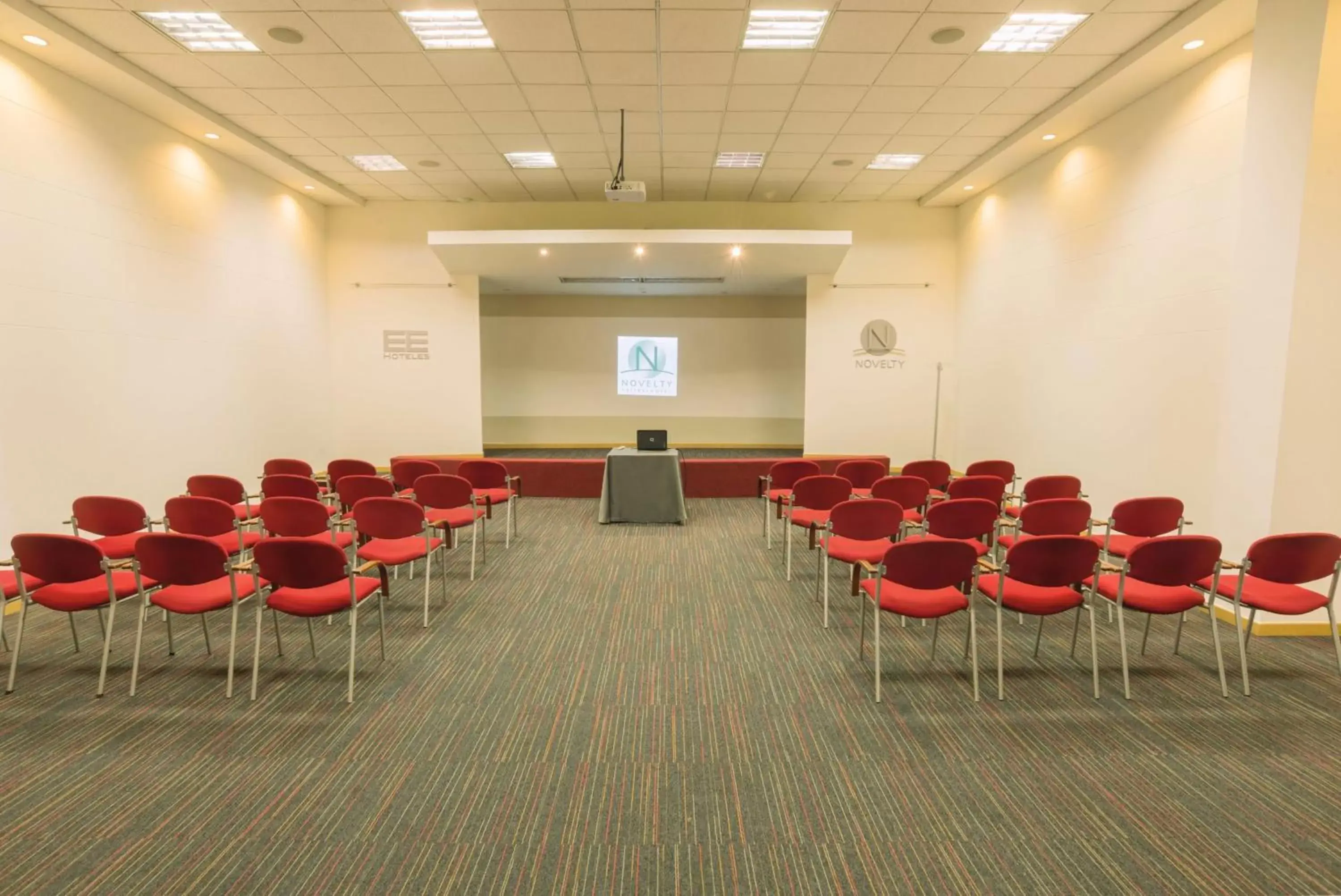 Meeting/conference room in Novelty Suites Hotel