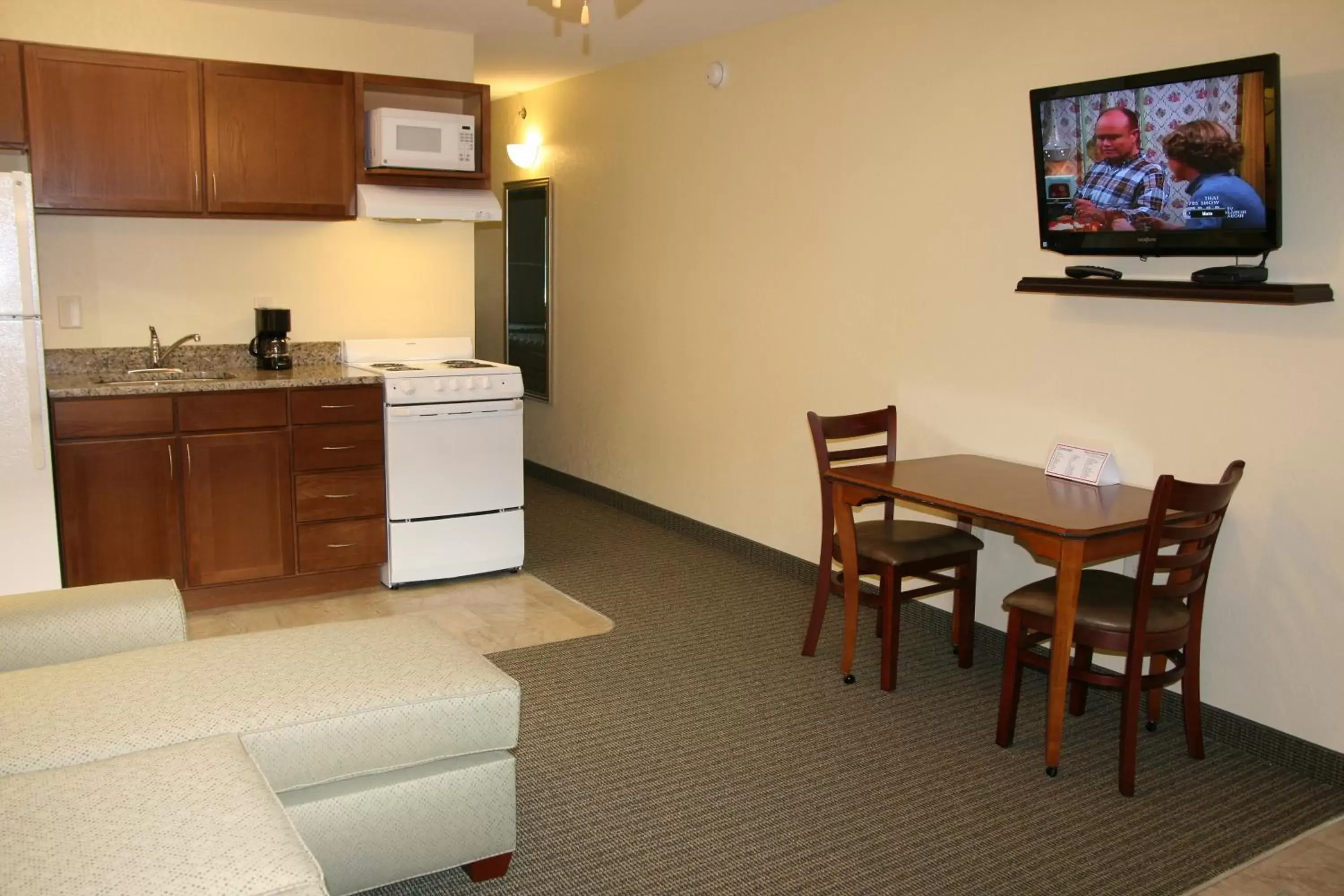 Dining Area in Affordable Suites of America Augusta