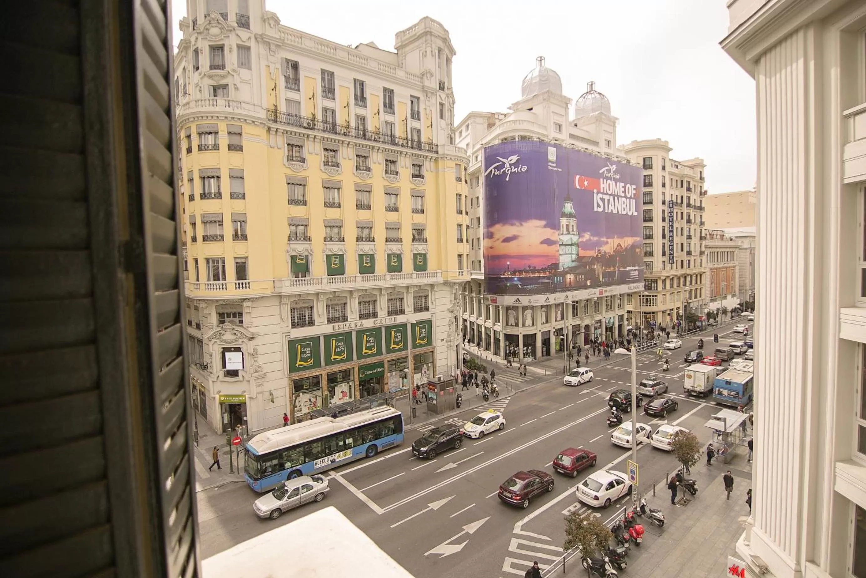 City view in Petit Palace Triball