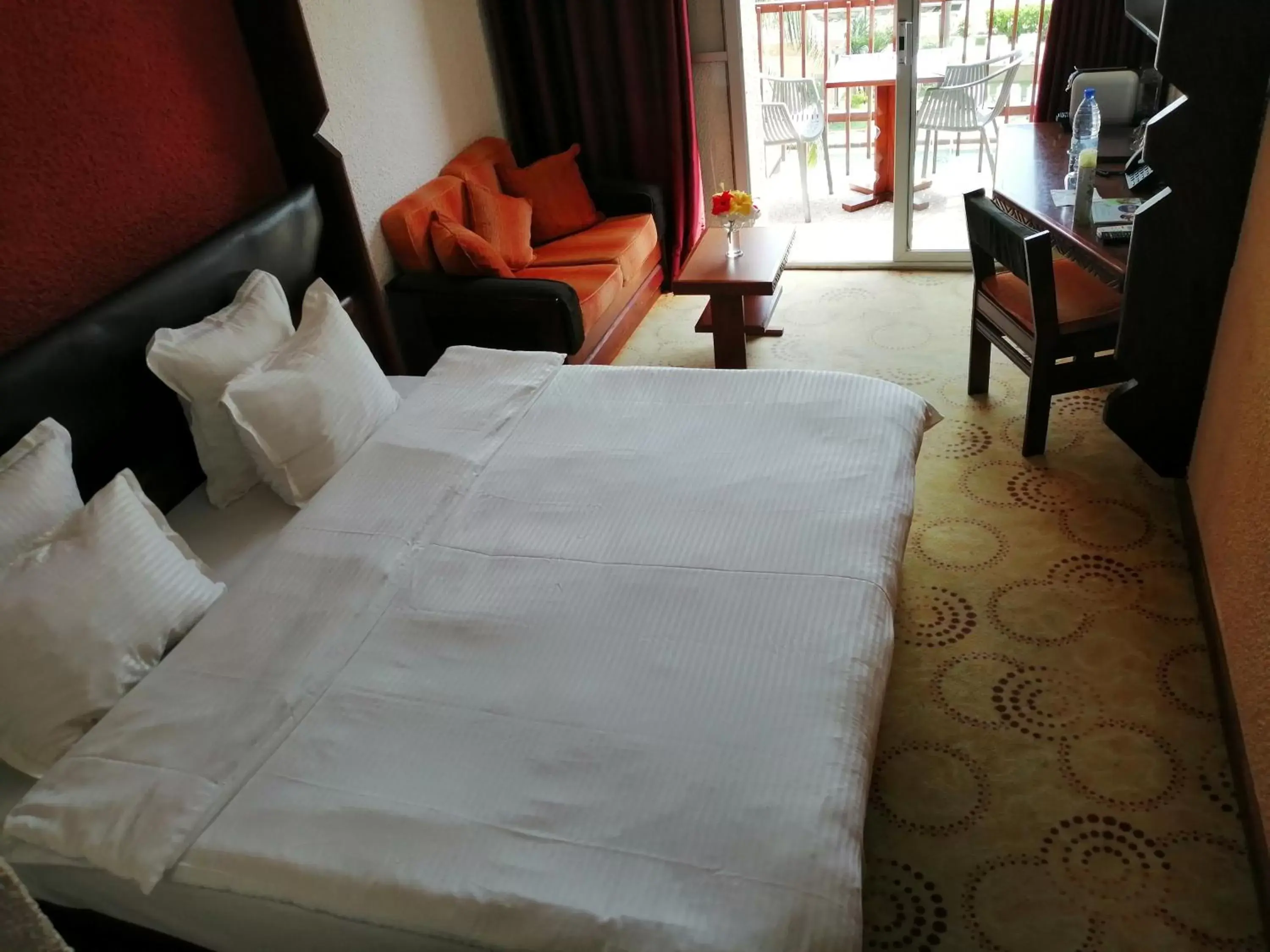 Coffee/tea facilities, Bed in Hotel Jardin Savana Dakar