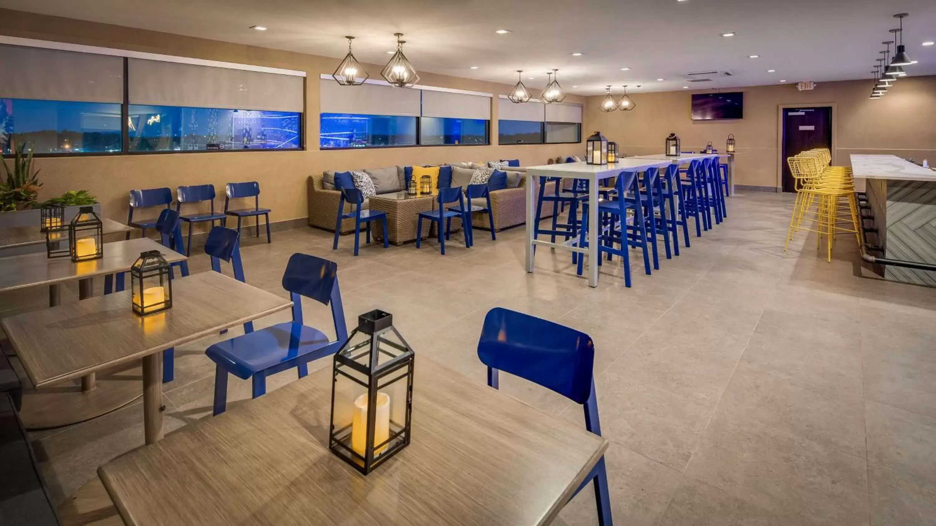 Lobby or reception, Restaurant/Places to Eat in Best Western Plus Executive Residency Rigby's Water World Hotel