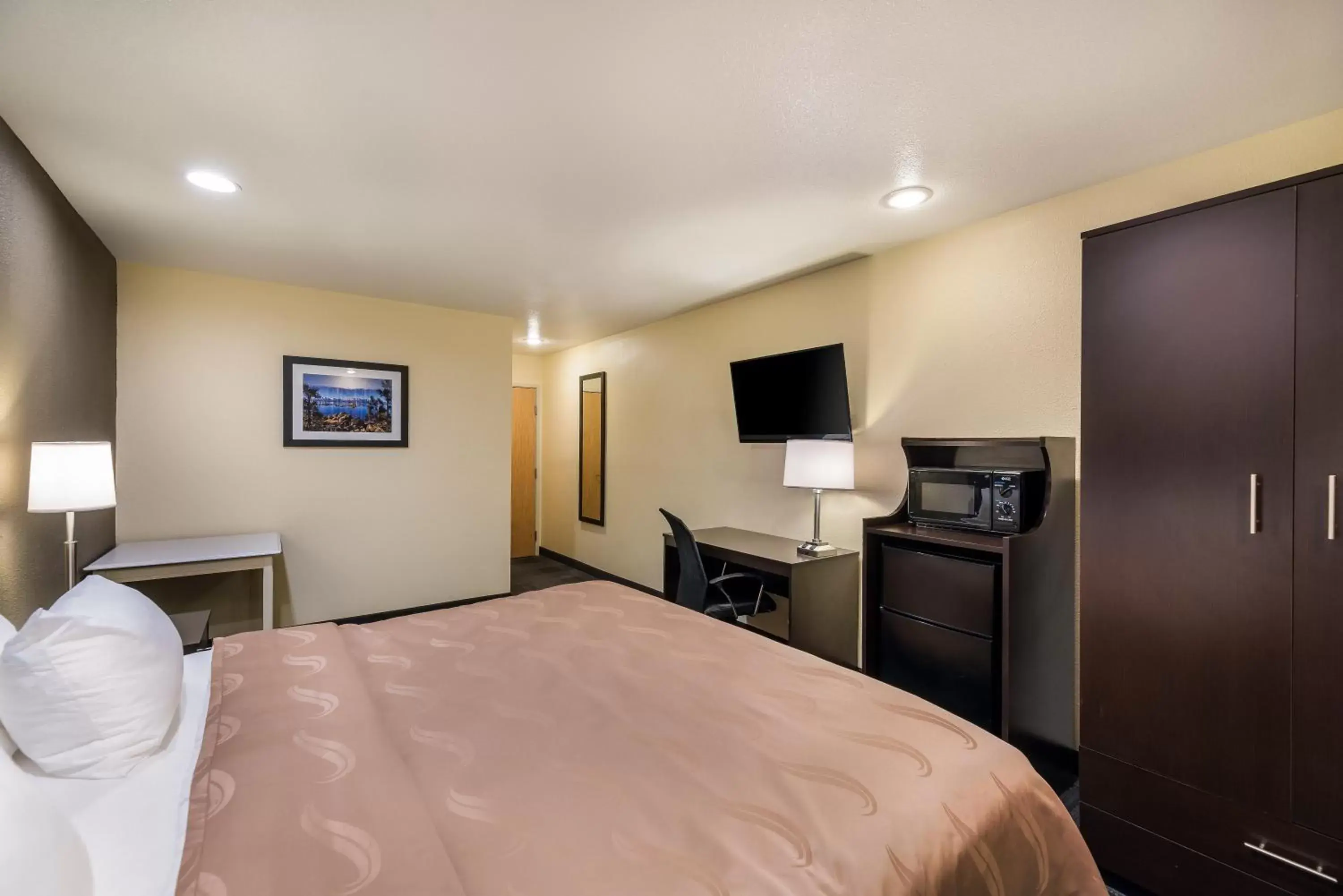 Photo of the whole room, Bed in Quality Inn & Suites near NAS Fallon
