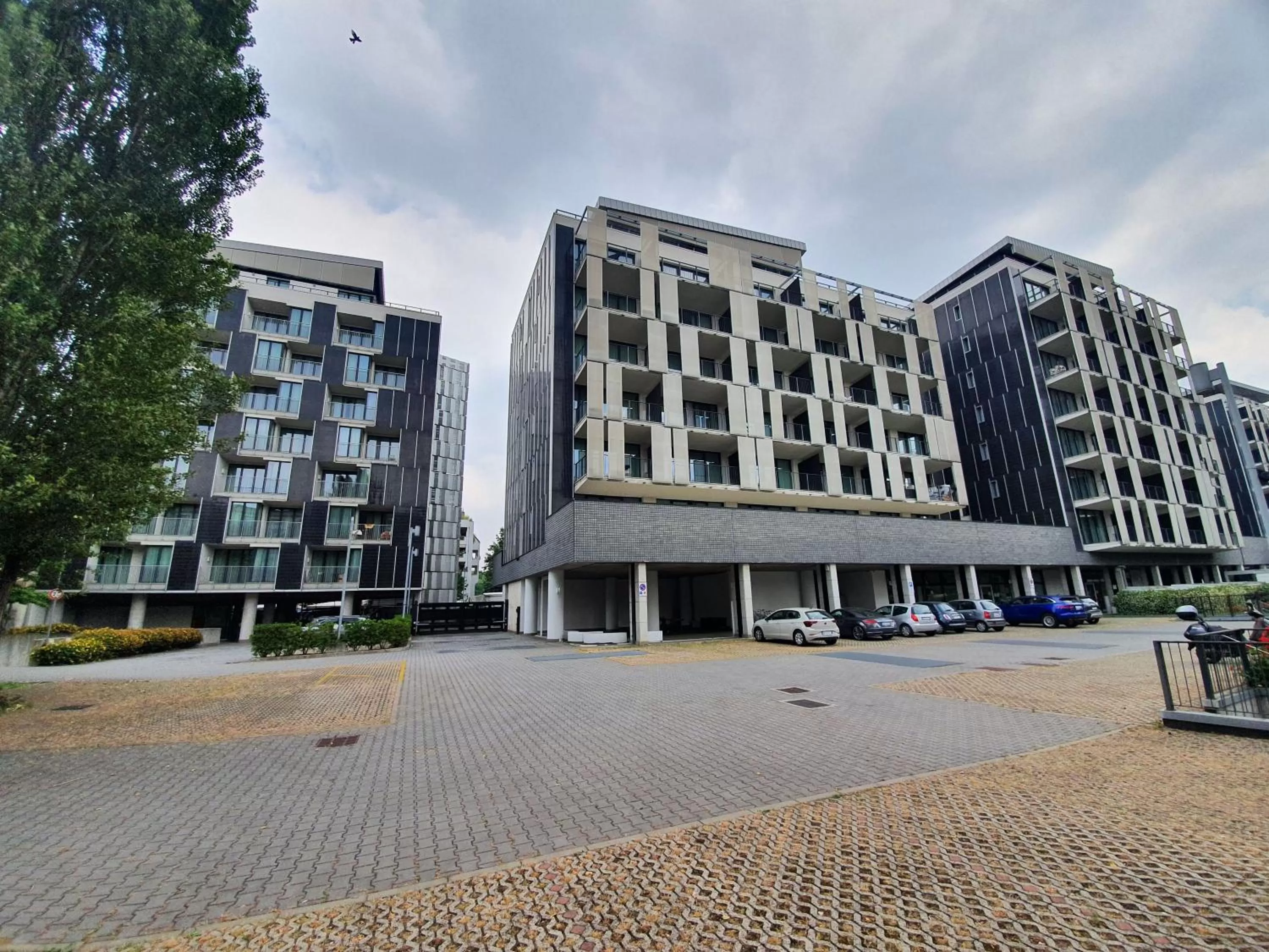 Parking in Ramada Plaza by Wyndham Milano