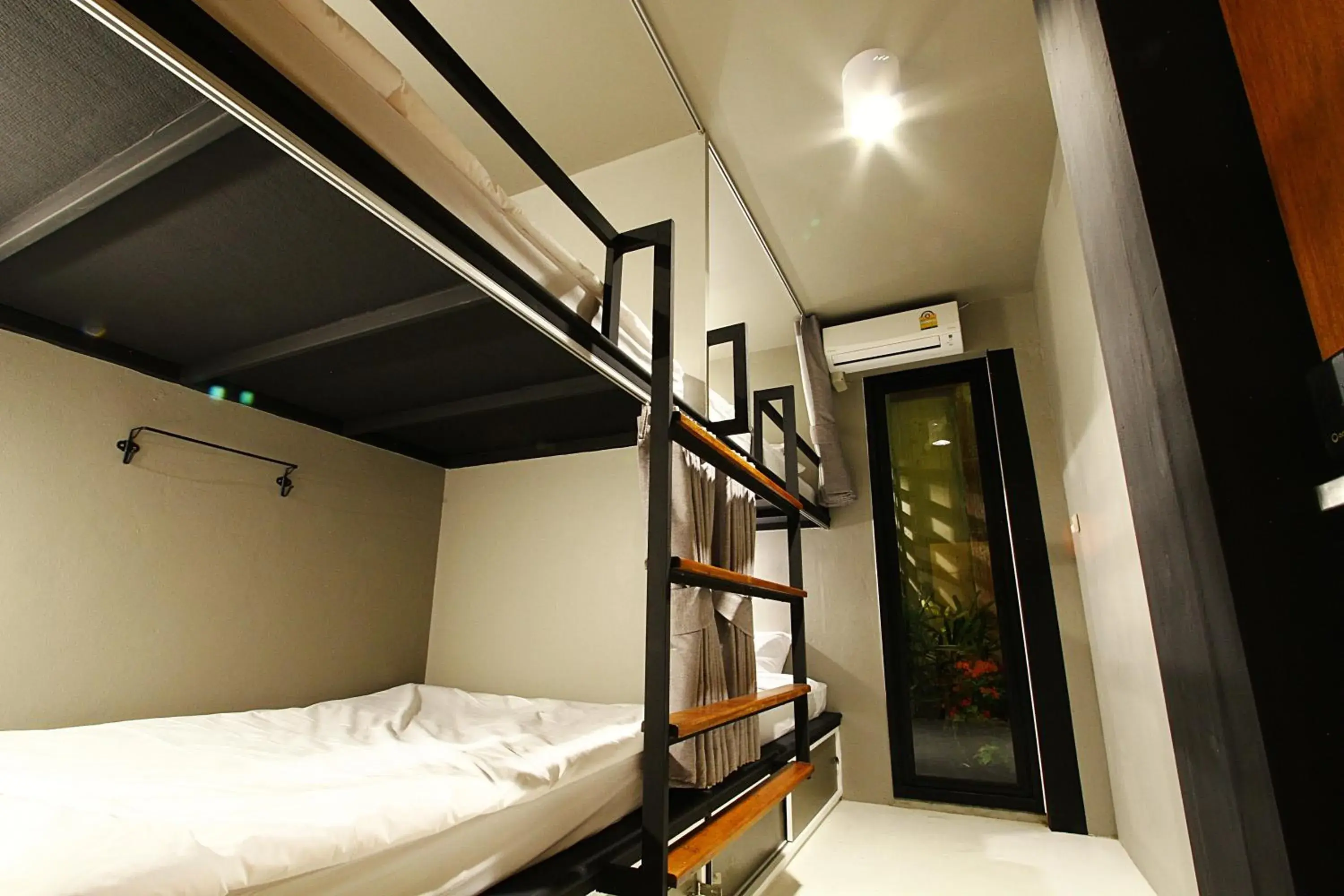 Photo of the whole room, Bed in Here Hostel Bangkok Photo of the whole room, Bed in Here Hostel Bangkok