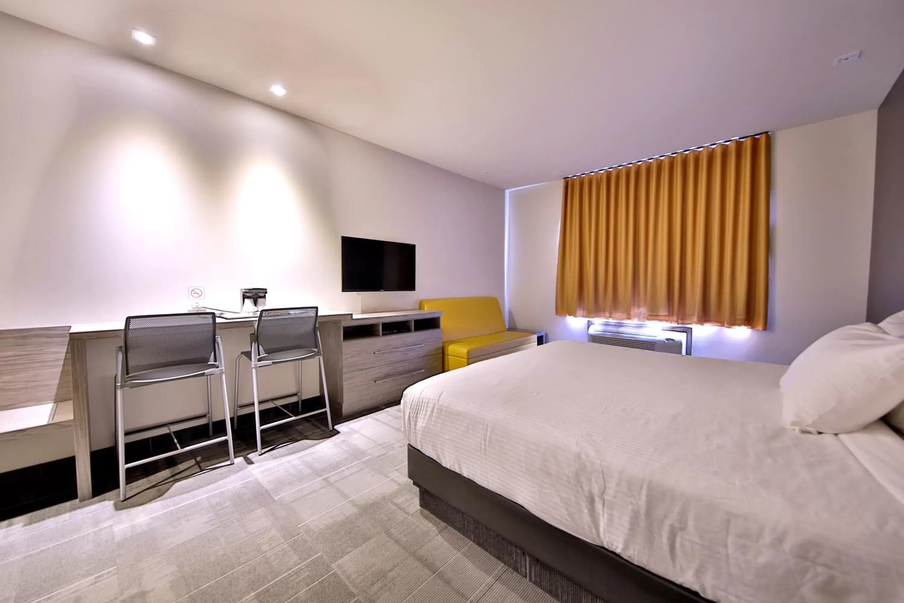 Photo of the whole room, Bed in Hôtel Ô Laval Photo of the whole room, Bed in Hôtel Ô Laval