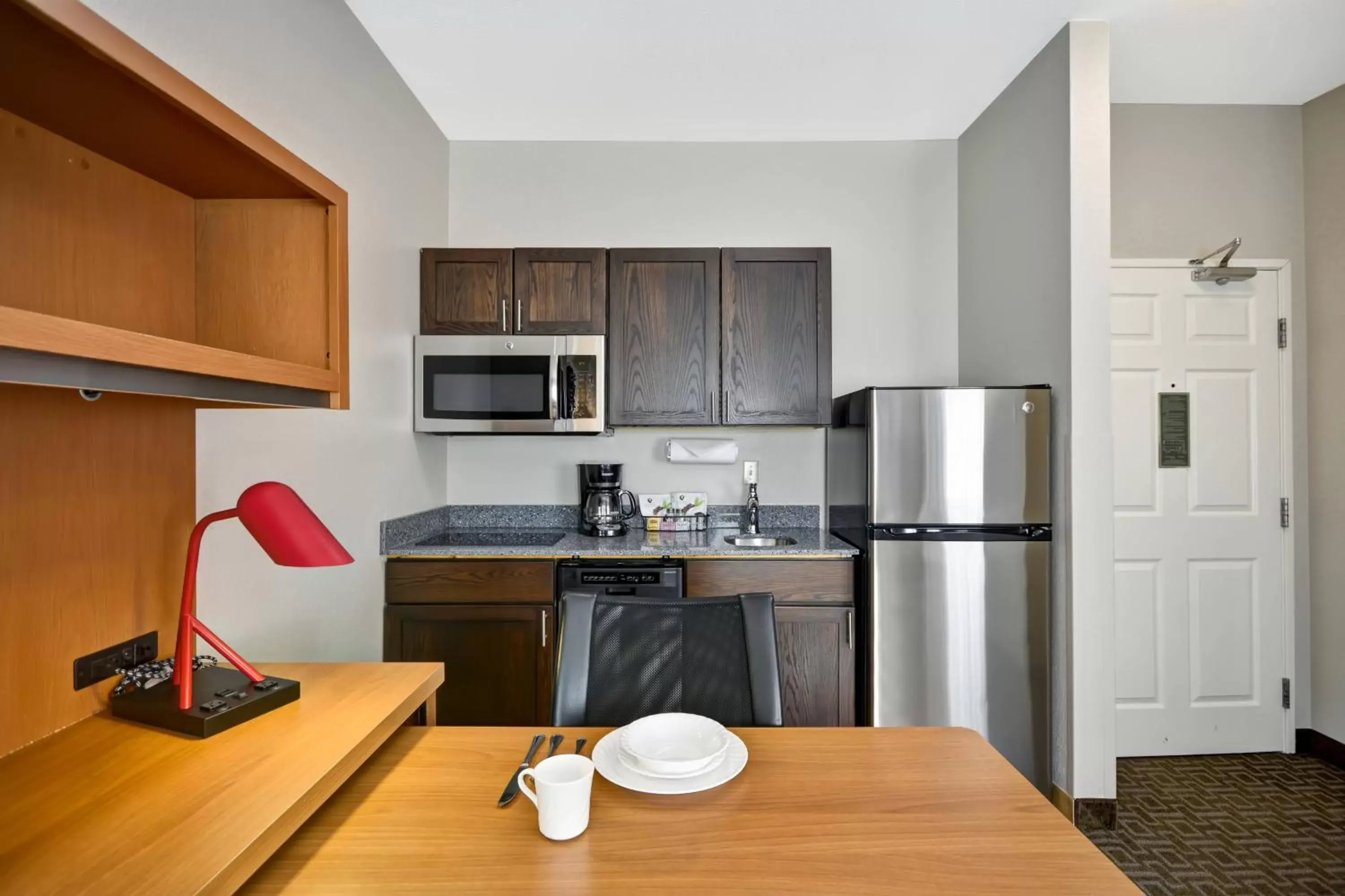 Kitchen or kitchenette, Kitchen/Kitchenette in TownePlace Suites Sioux Falls