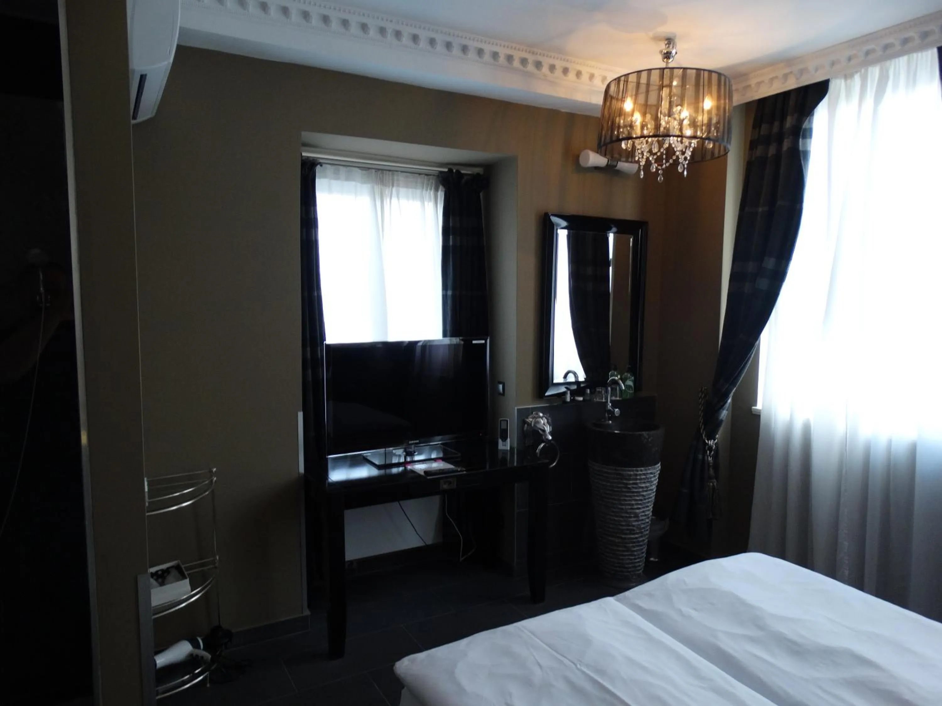 TV and multimedia, Bed in Boutique-Hotel GEORGES