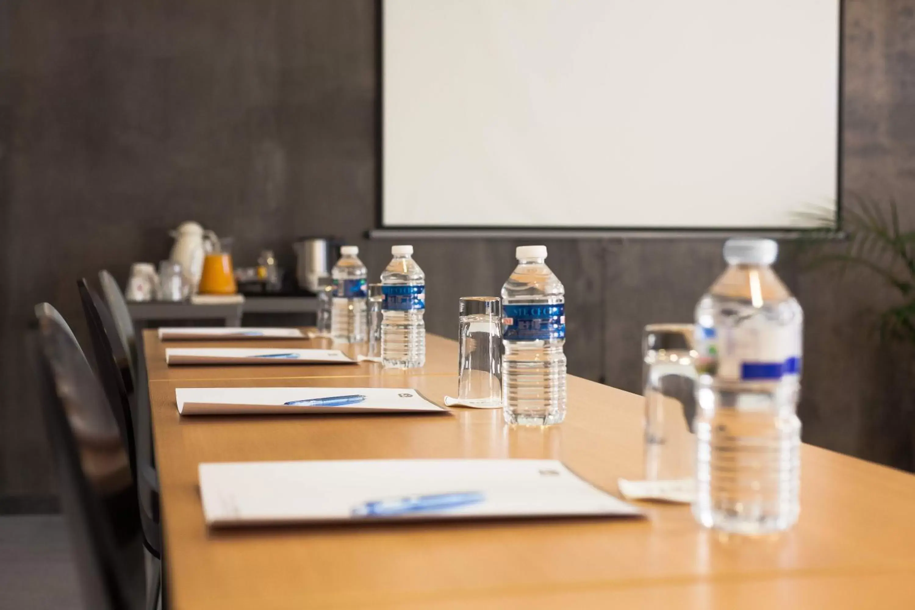 Meeting/conference room in The Originals City, Hôtel Les Dômes, Perpignan Sud Saleilles