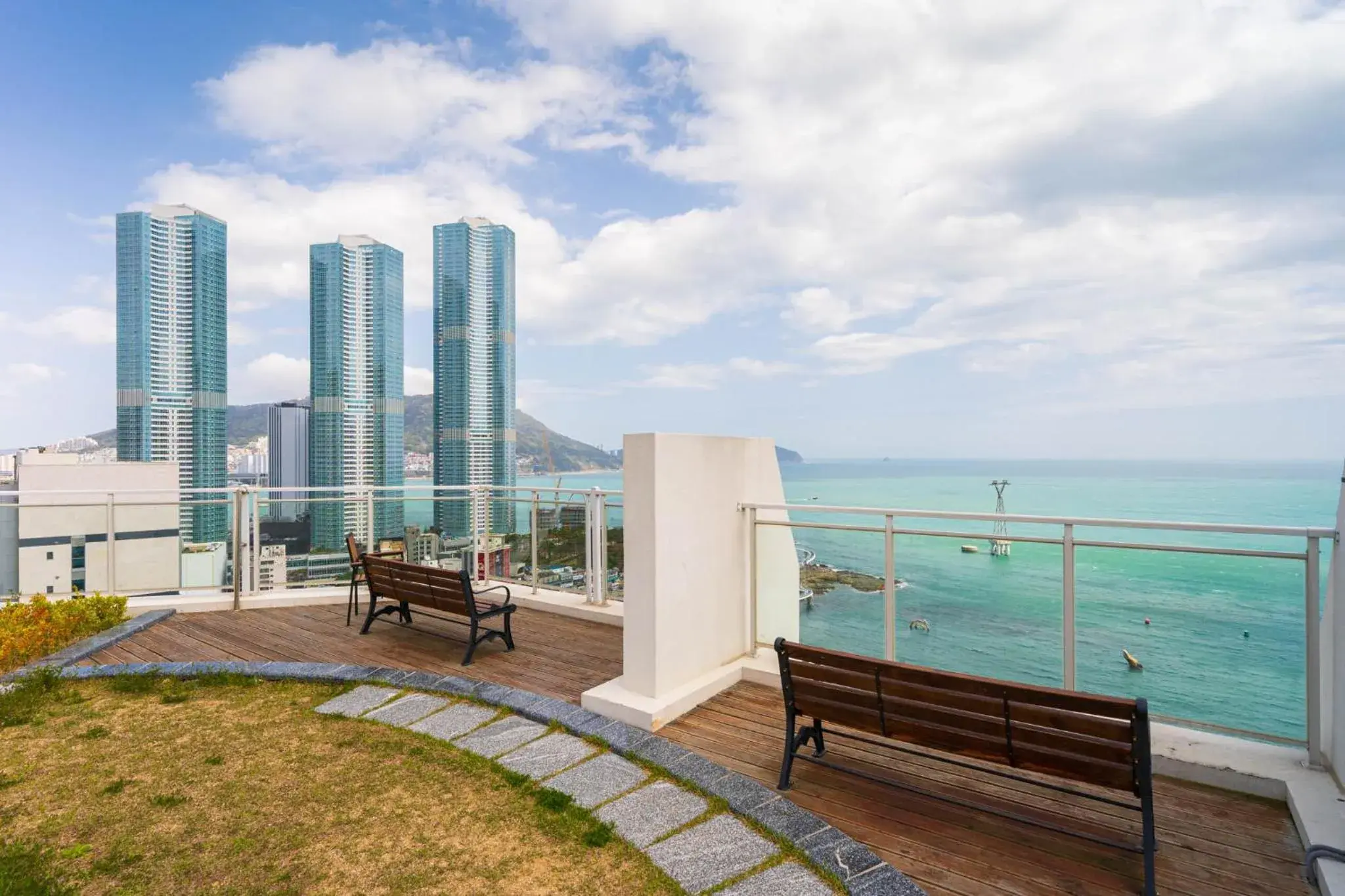 Balcony/Terrace in Grab The Ocean Songdo