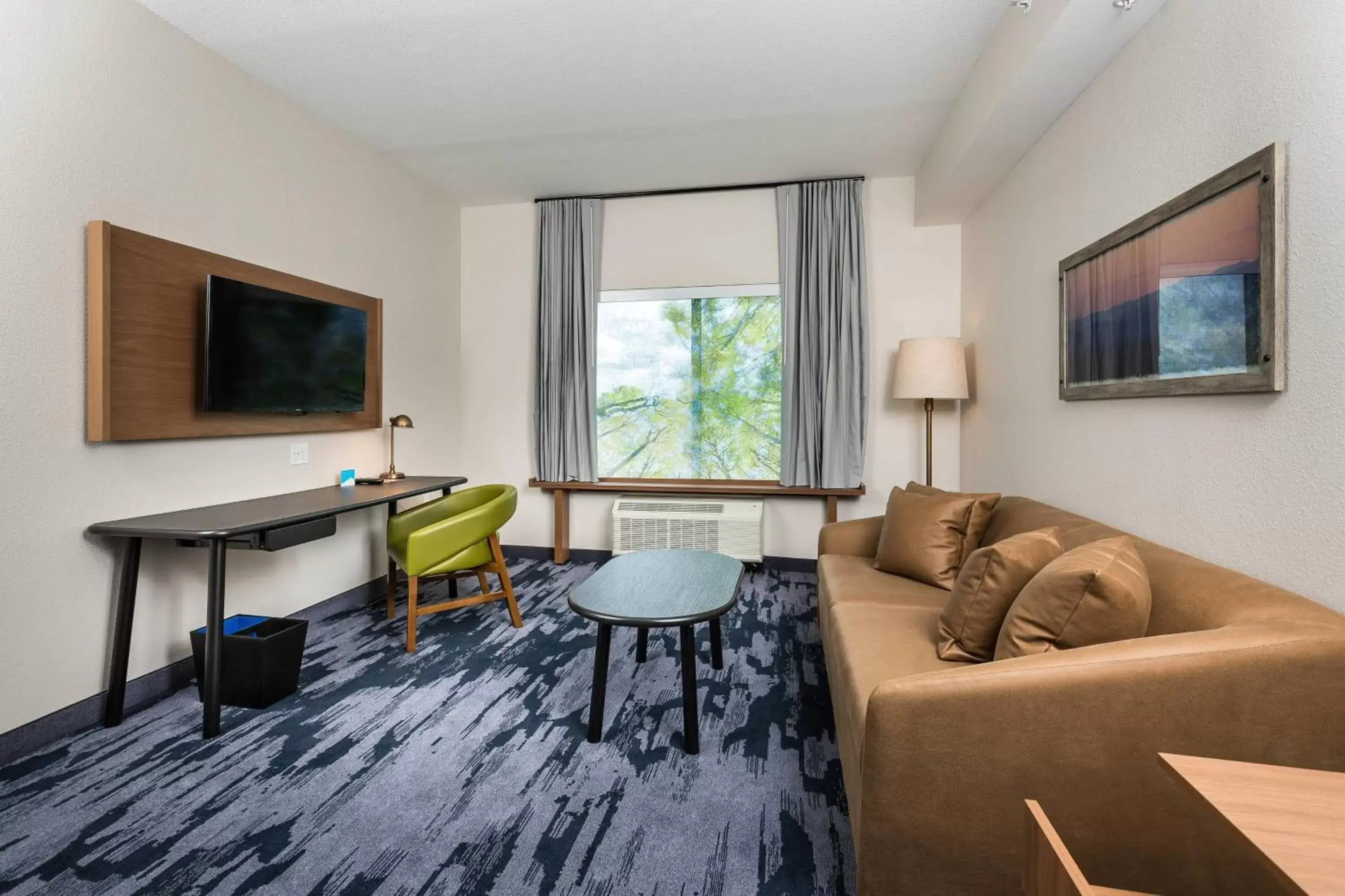 Living room, Seating Area in Fairfield Inn & Suites by Marriott Crestview