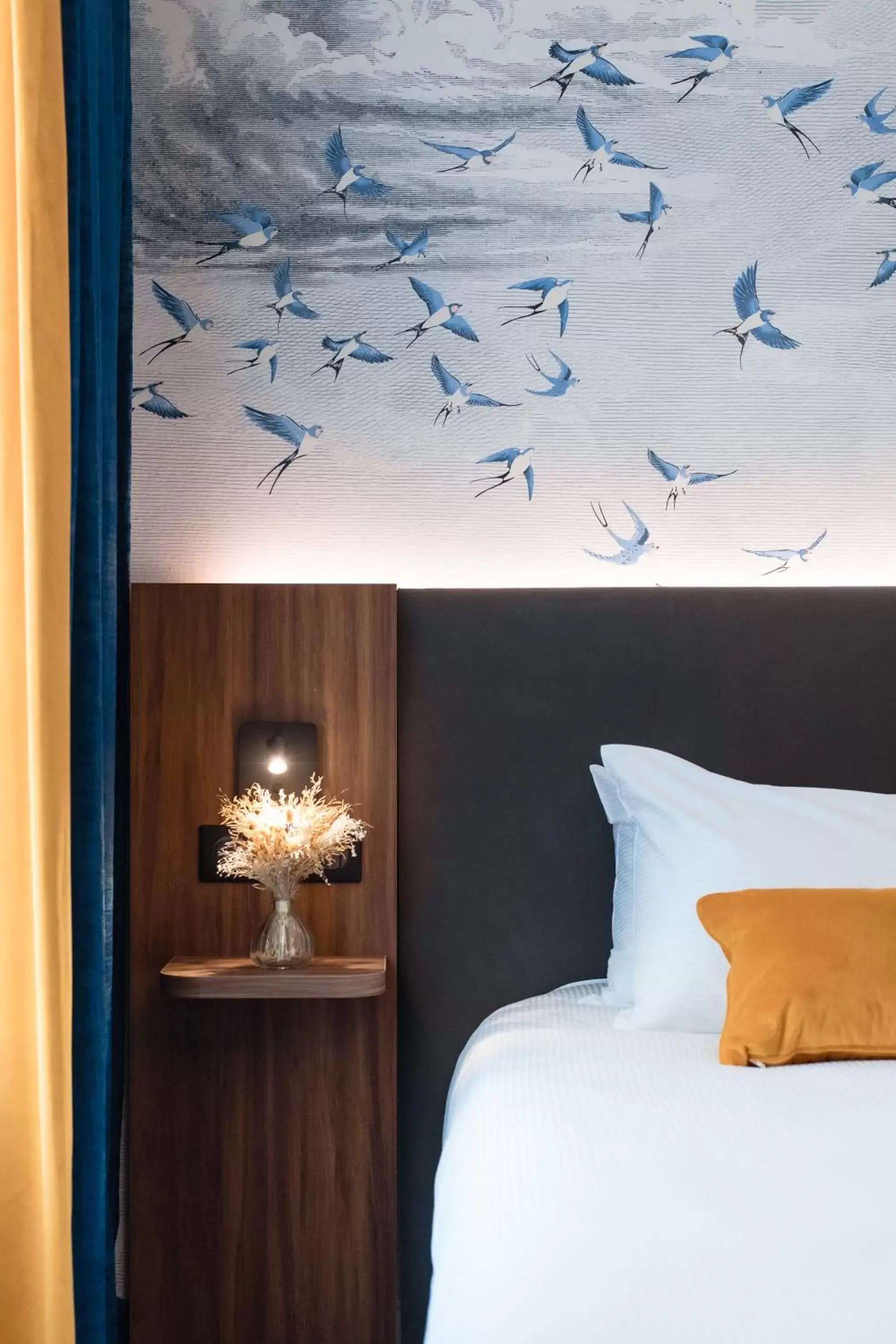 Decorative detail, Bed in Hôtel Bleu de Grenelle