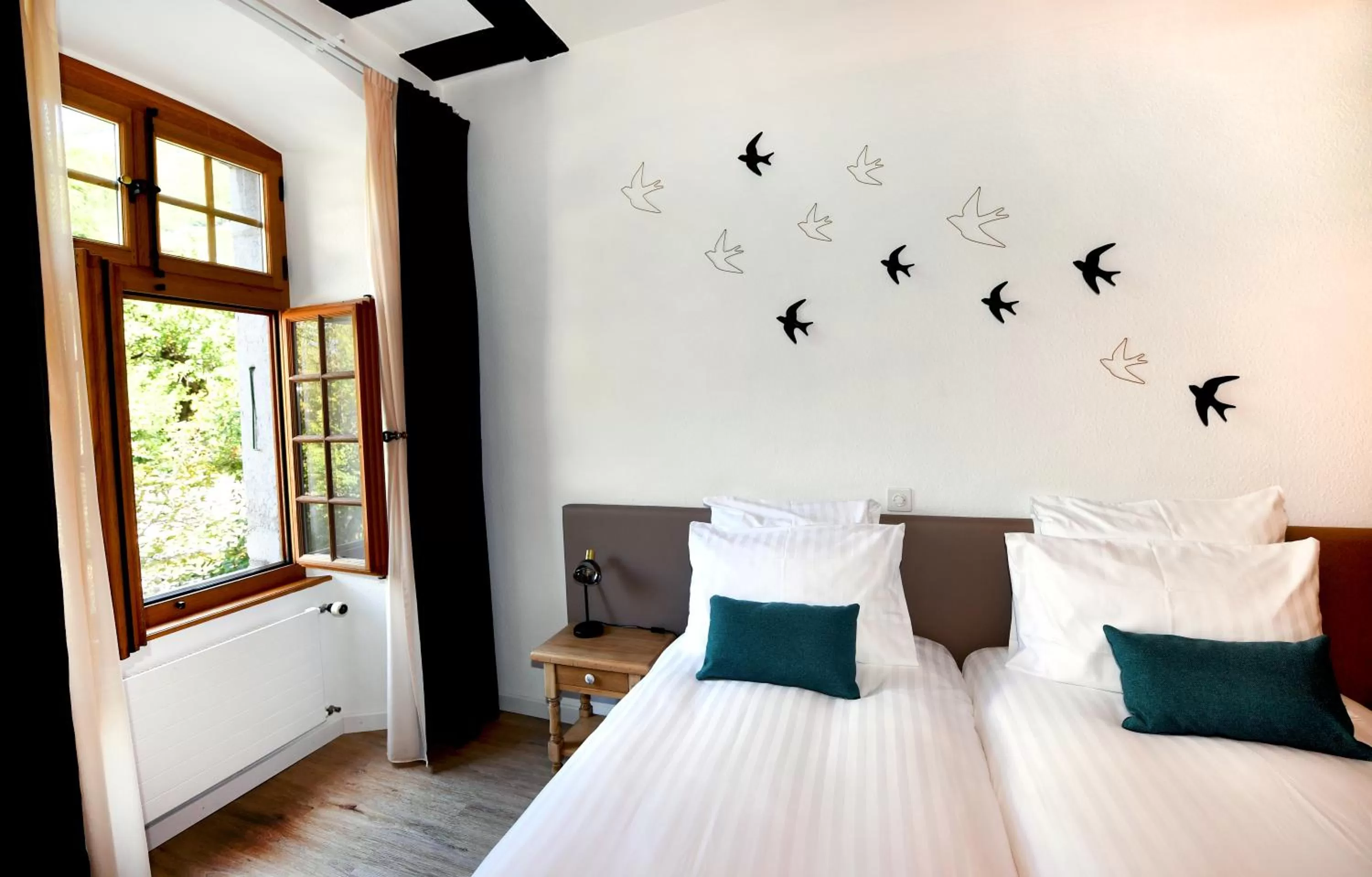 Bed in Hôtel de Ville d'Ollon