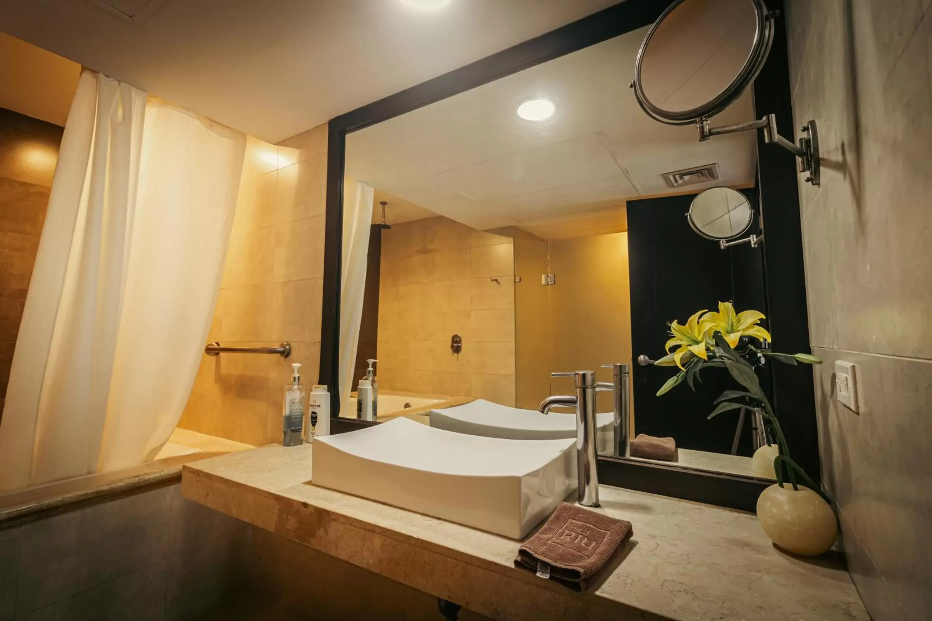 Bathroom in Aldea Thai