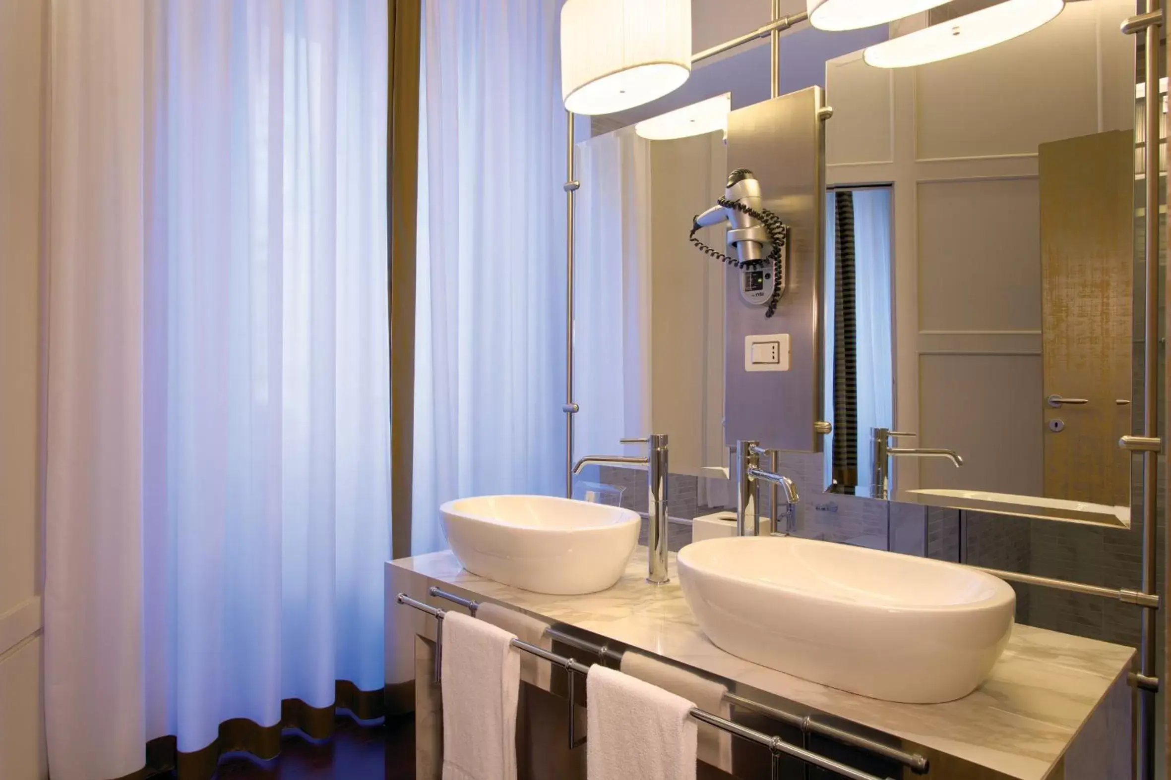 Bathroom in Stendhal Luxury Suites