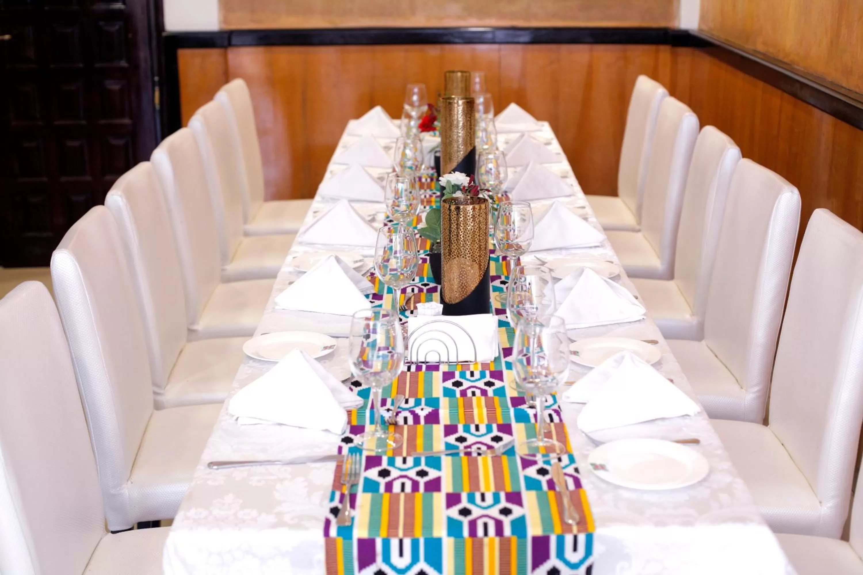 Restaurant/places to eat in Airport West Hotel