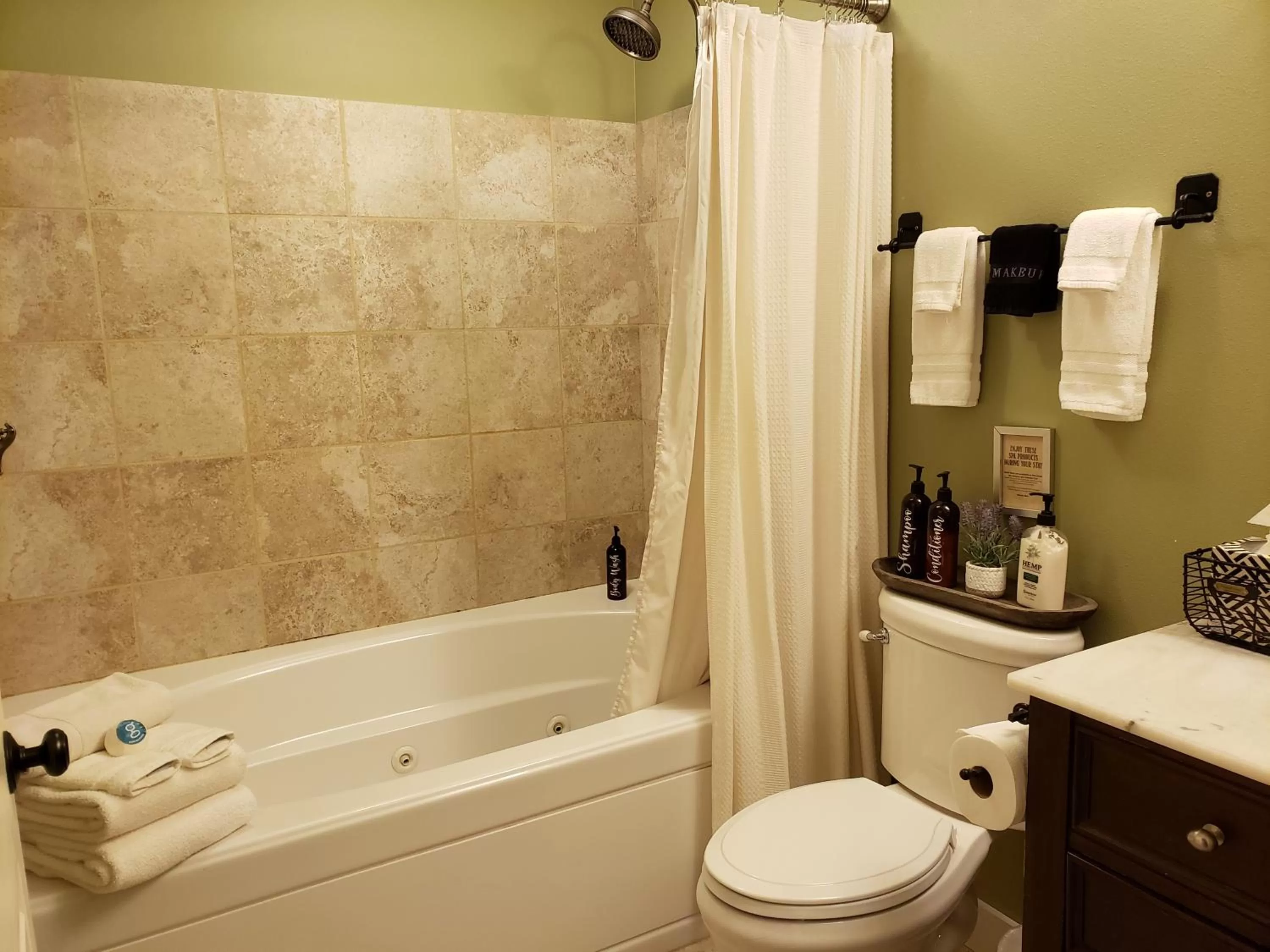 Bathroom in Granite Hills Inn