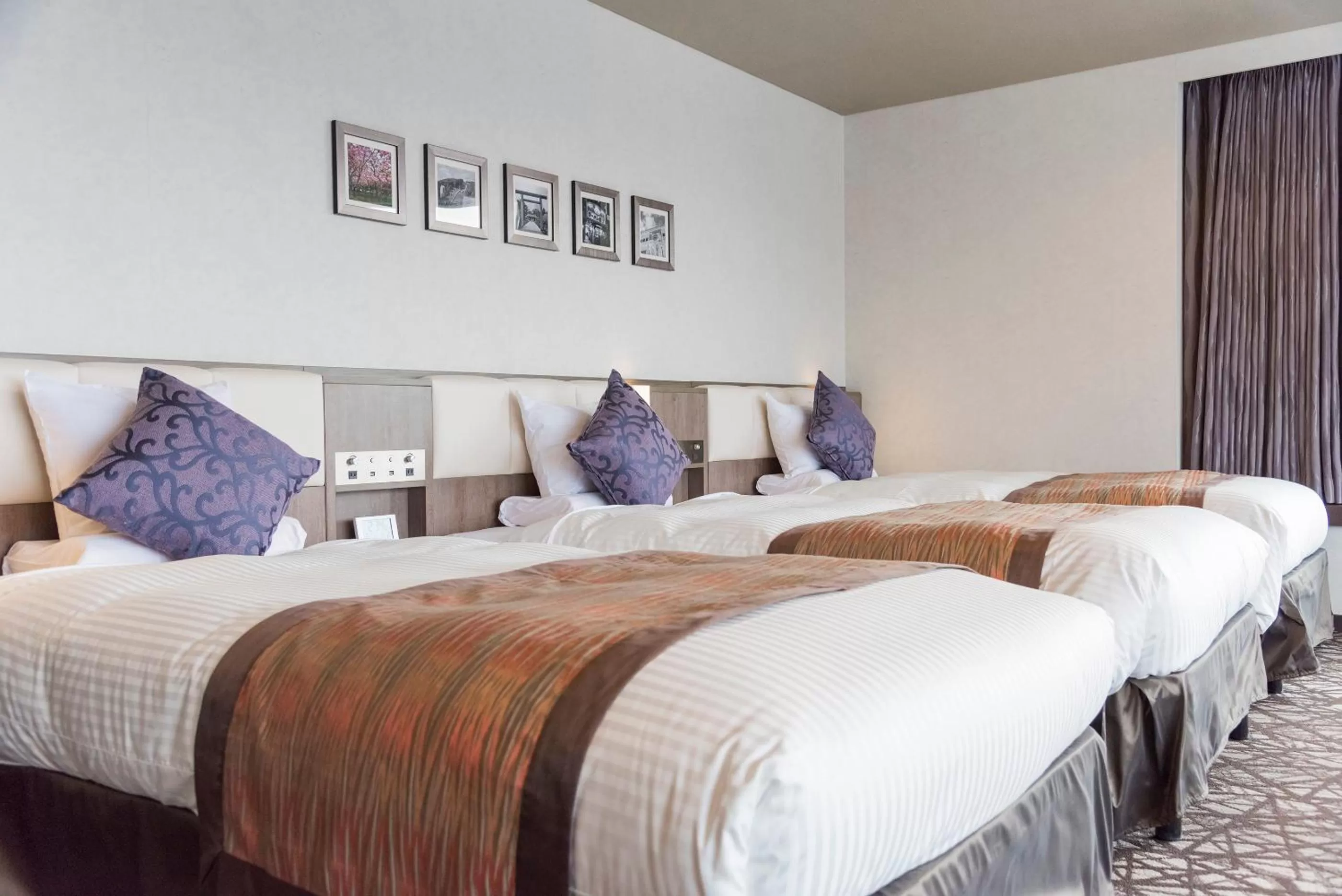 Photo of the whole room, Bed in HOTEL MYSTAYS Sapporo Nakajima Park