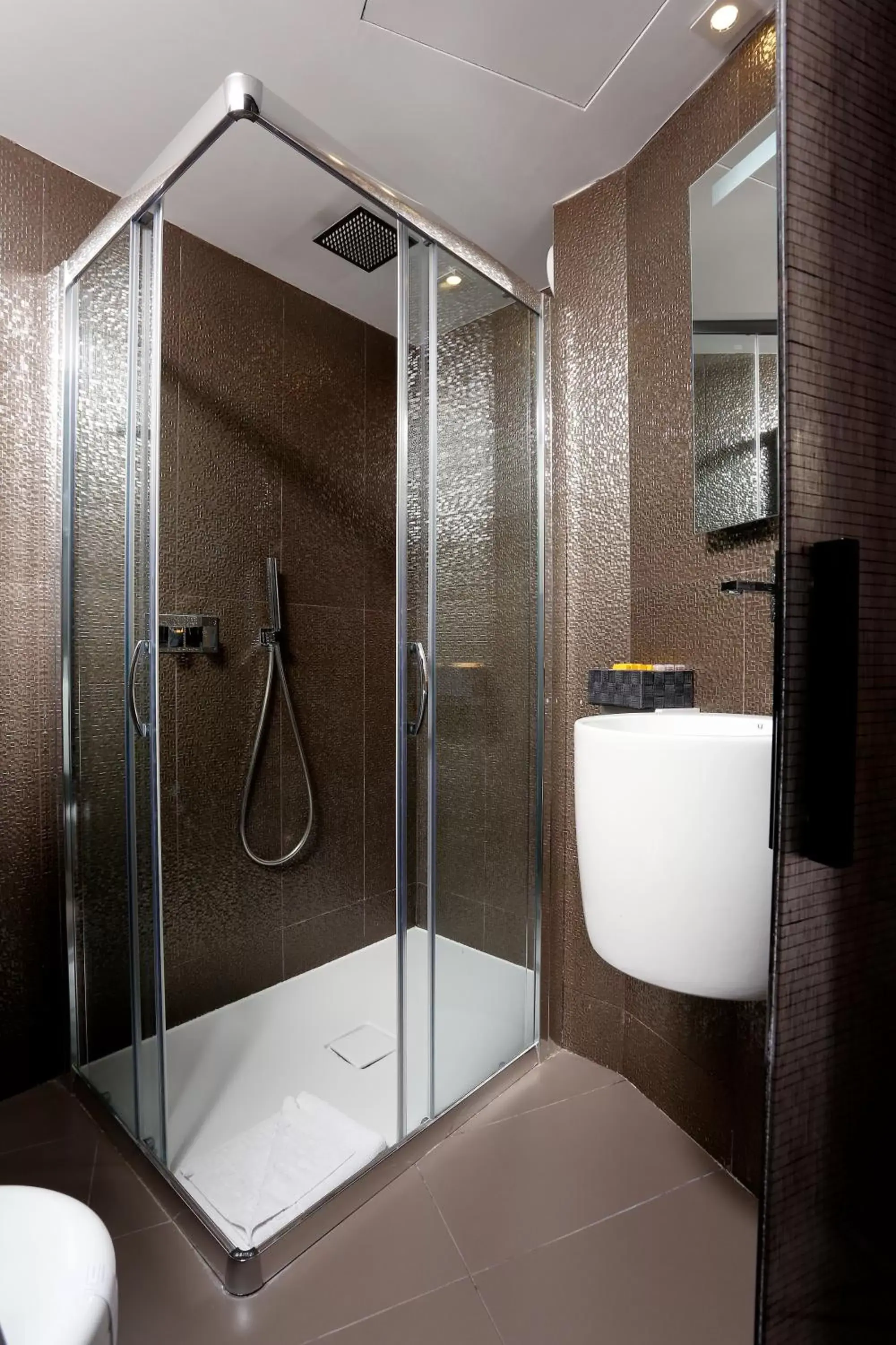 Shower, Bathroom in Hôtel Elysées Paris