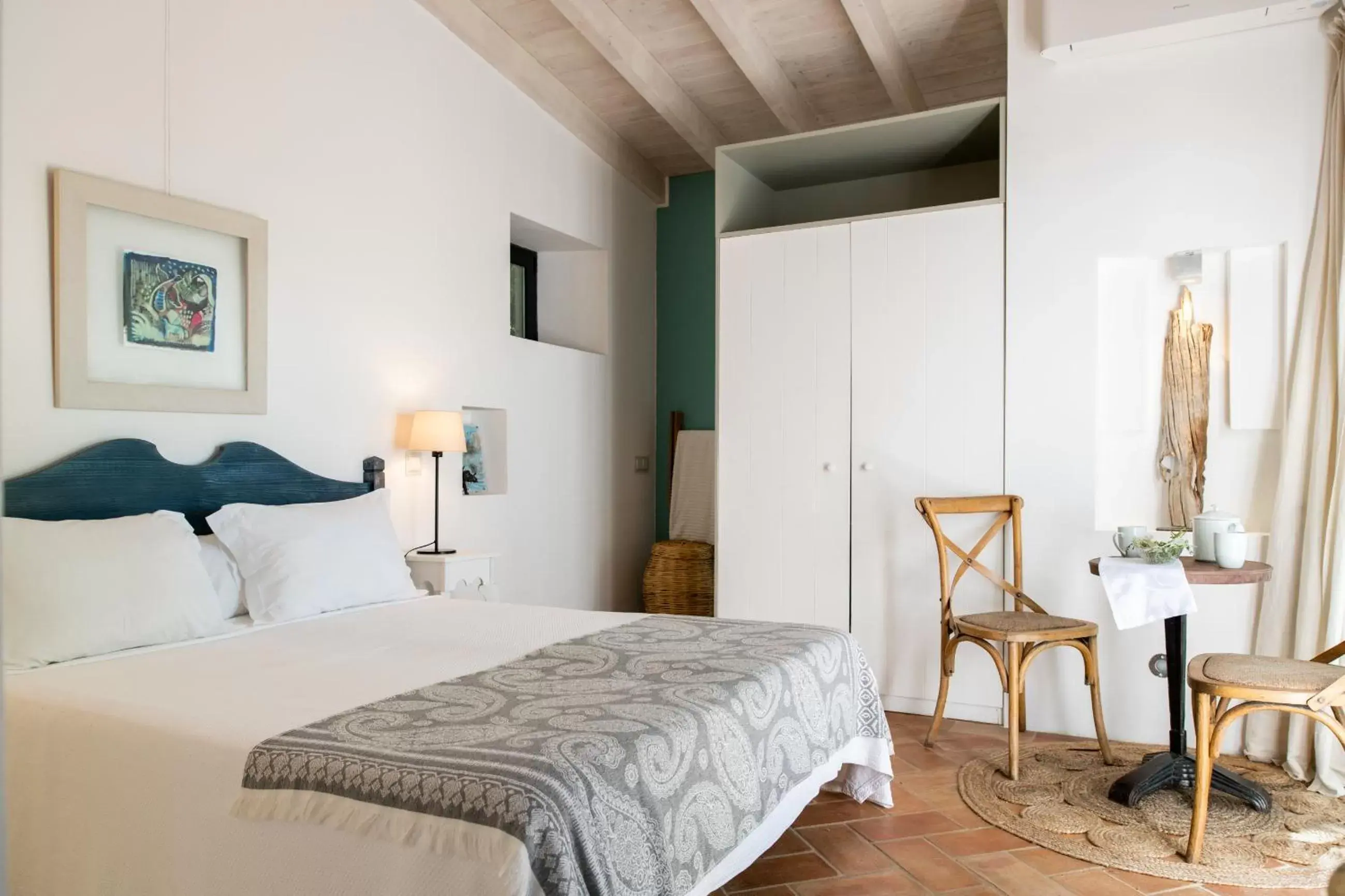 Shower, Bed in Altanure - Casa Terra Ecological Boutique Hotel